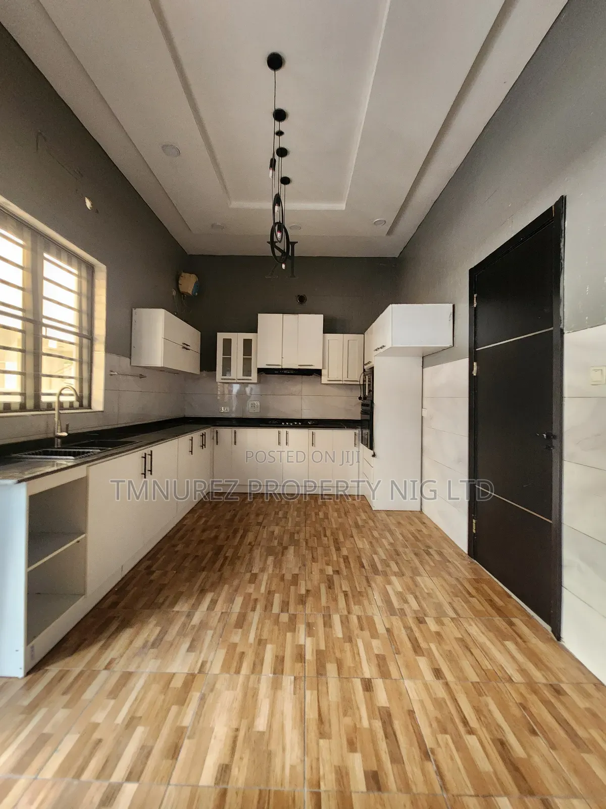 4bdrm Duplex in Chevron for rent