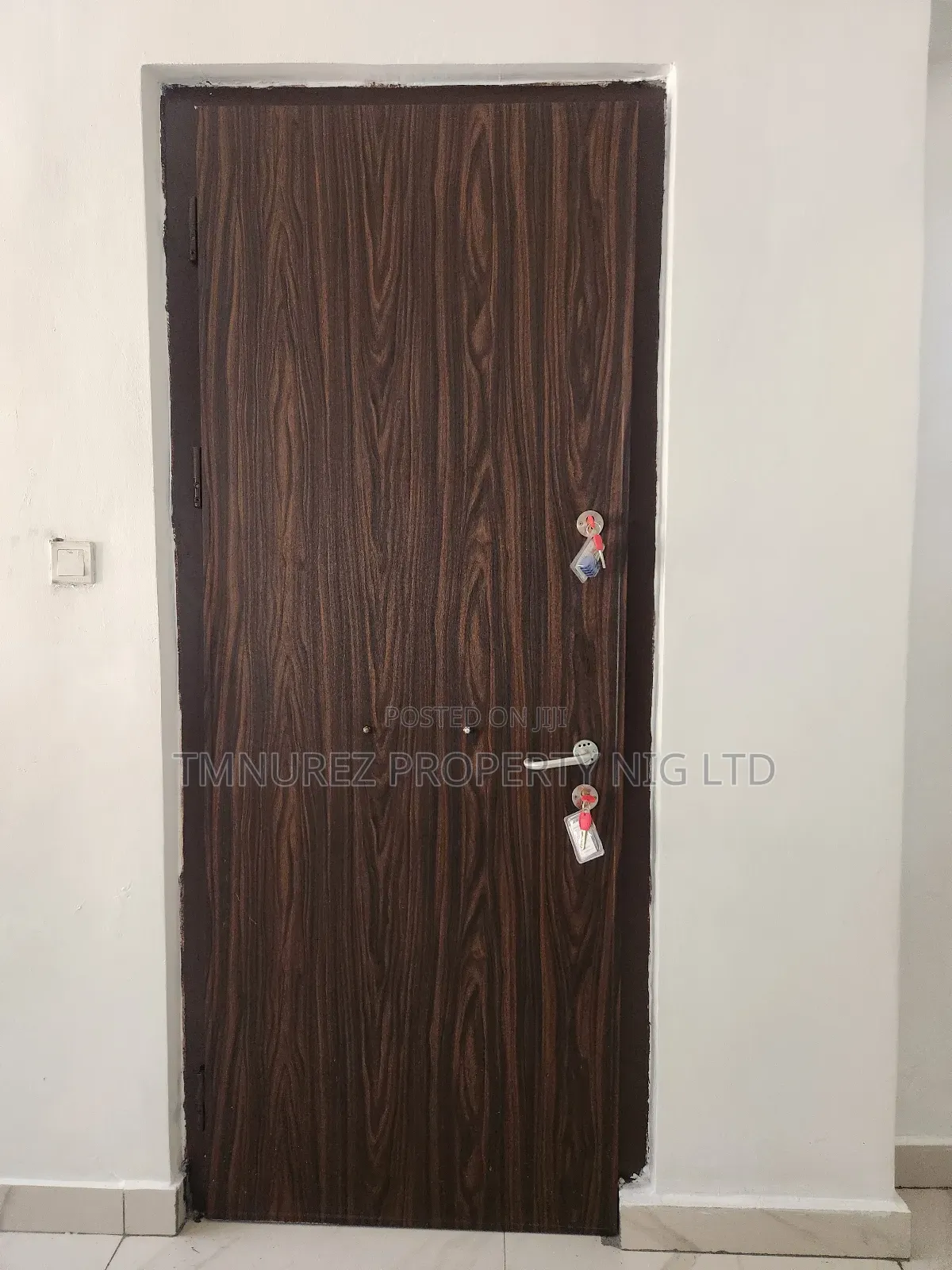 4bdrm Duplex in Chevron for rent