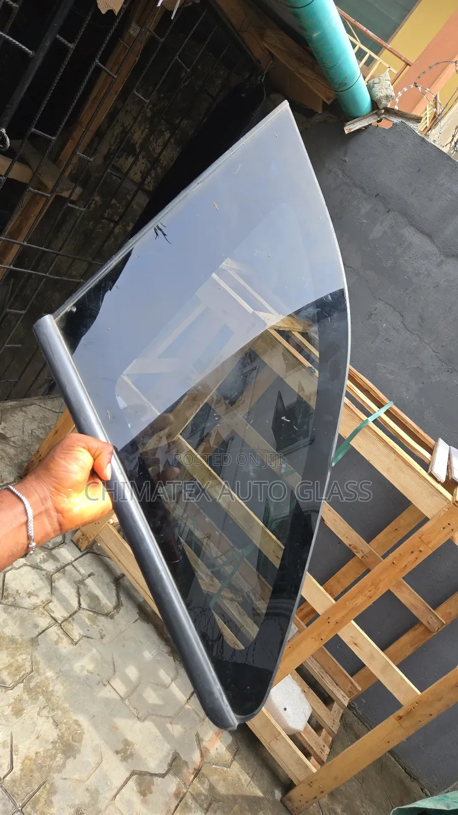 Ford Edge 2010 Rear Body Vent Glass Available