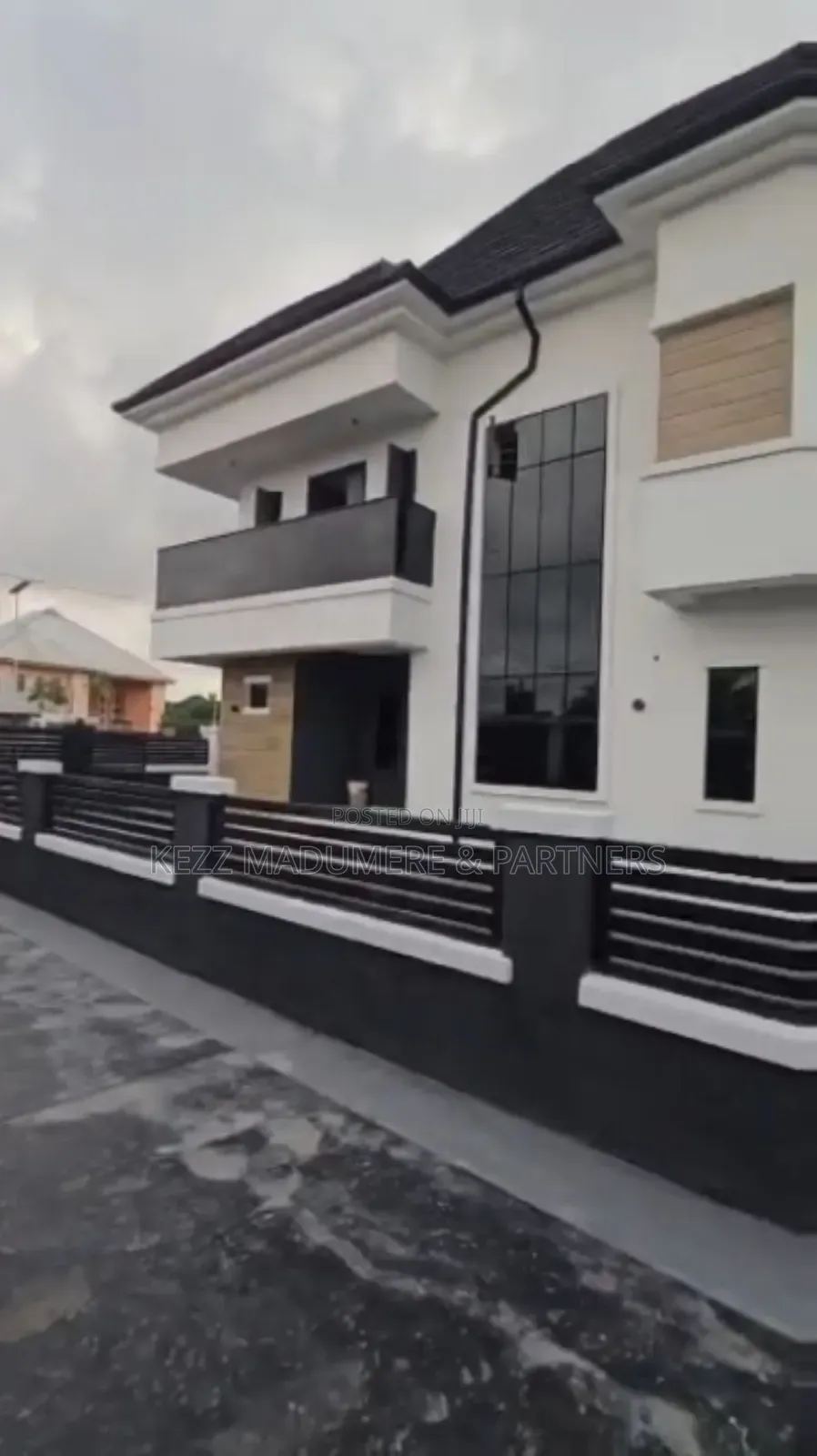 4bdrm Duplex in Pocket Layout , for sale