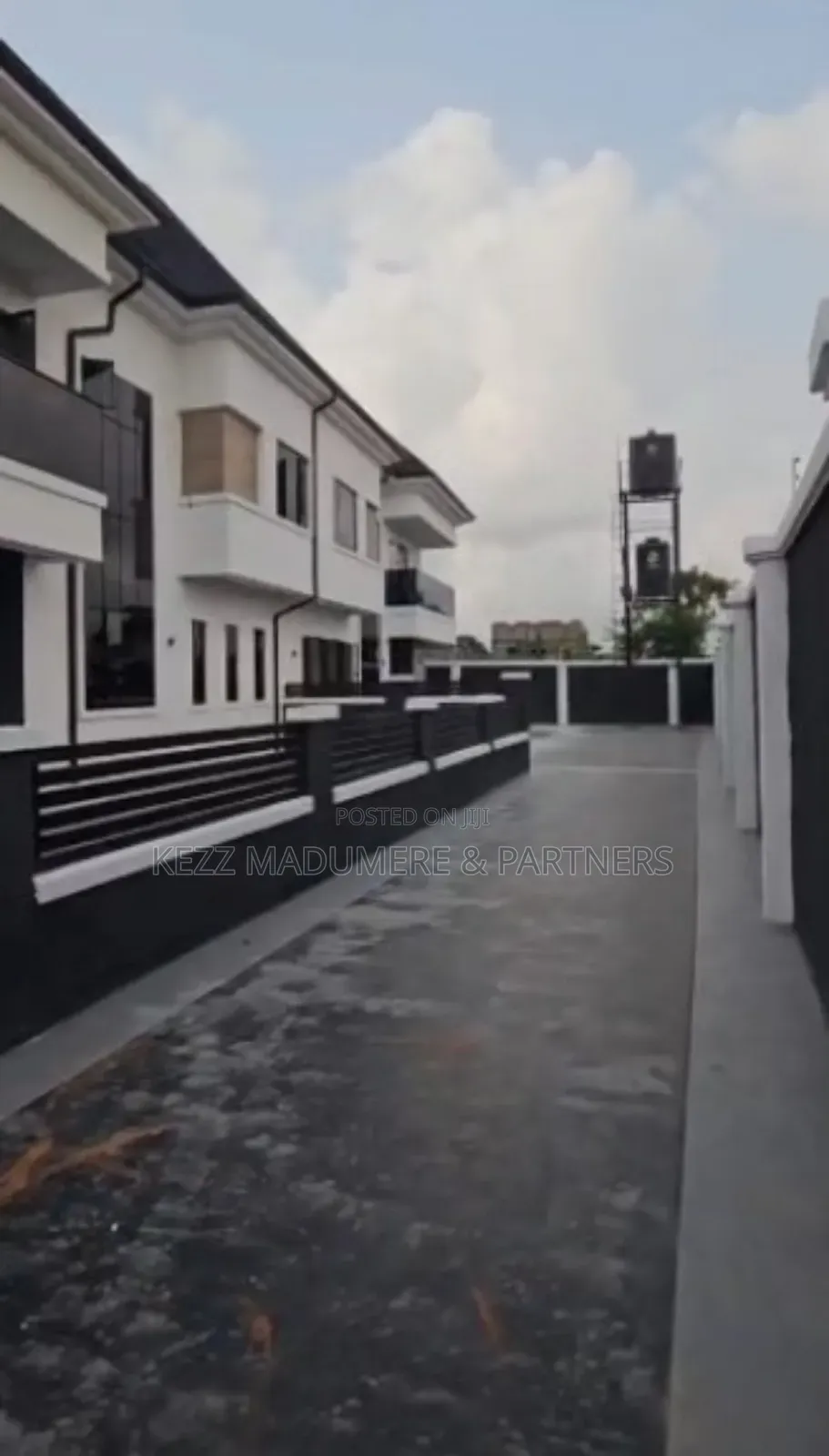 4bdrm Duplex in Pocket Layout , for sale