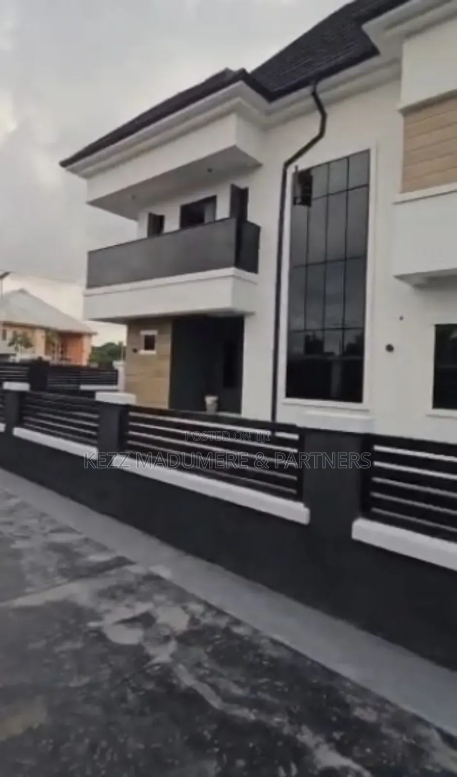 4bdrm Duplex in Pocket Layout , for sale
