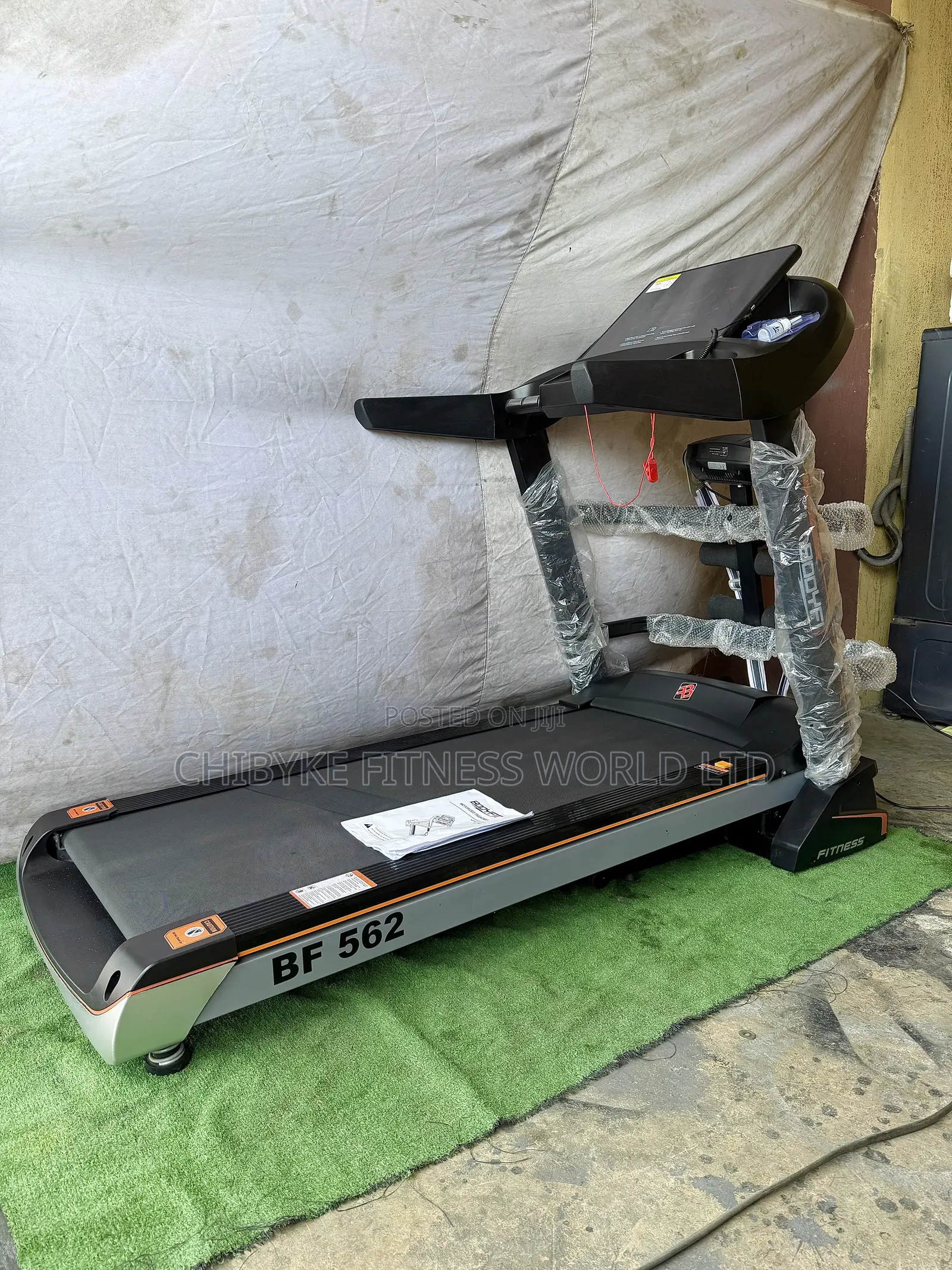 Bodyfit 6hp Commercial Treadmill With Touchscreen and Incline
