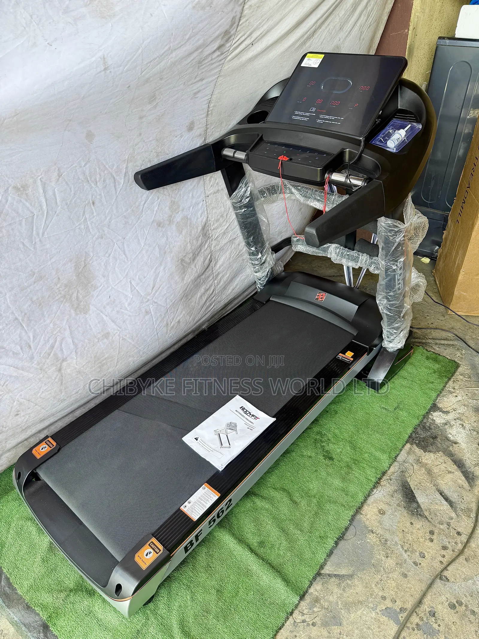 Bodyfit 6hp Commercial Treadmill With Touchscreen and Incline