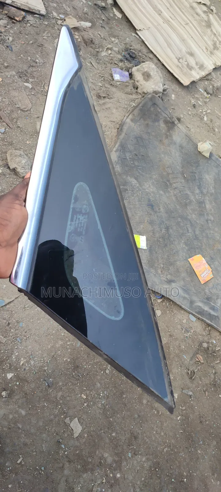 Back Vent Glass Hyundai Sonata