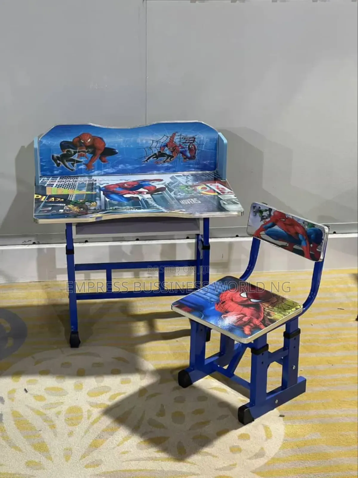 Children's Reading Table With Children