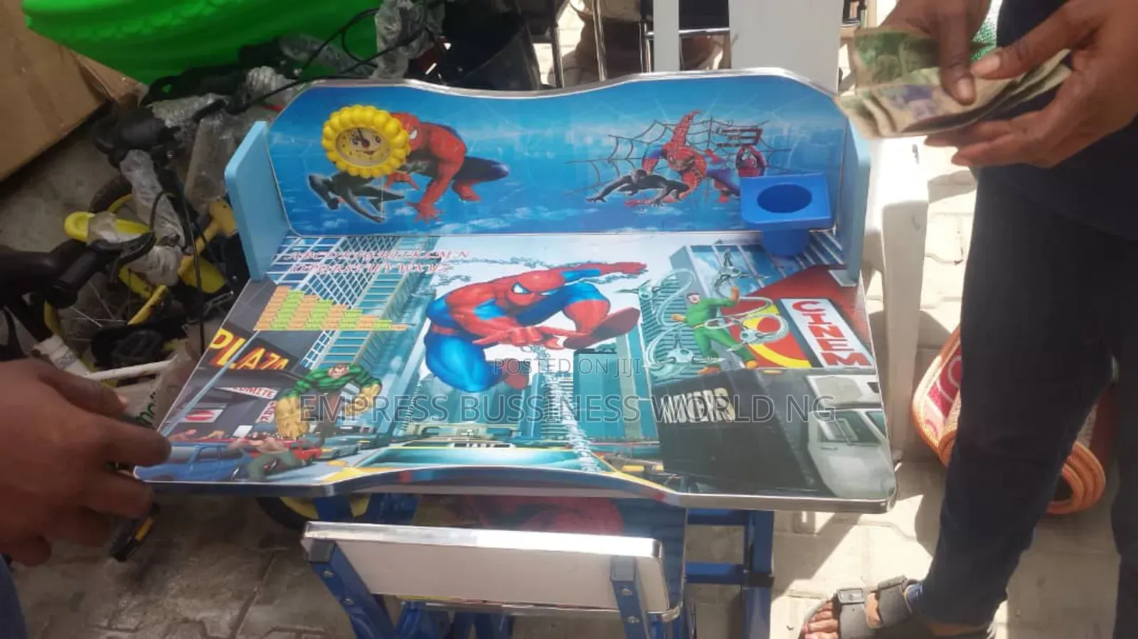 Children's Reading Table With Children