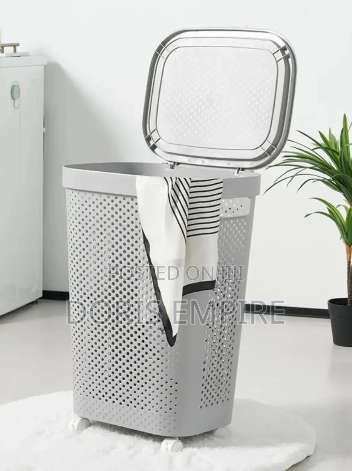 Large Capacity Elegant Plastic Laundry Basket With Wheels And Lid
