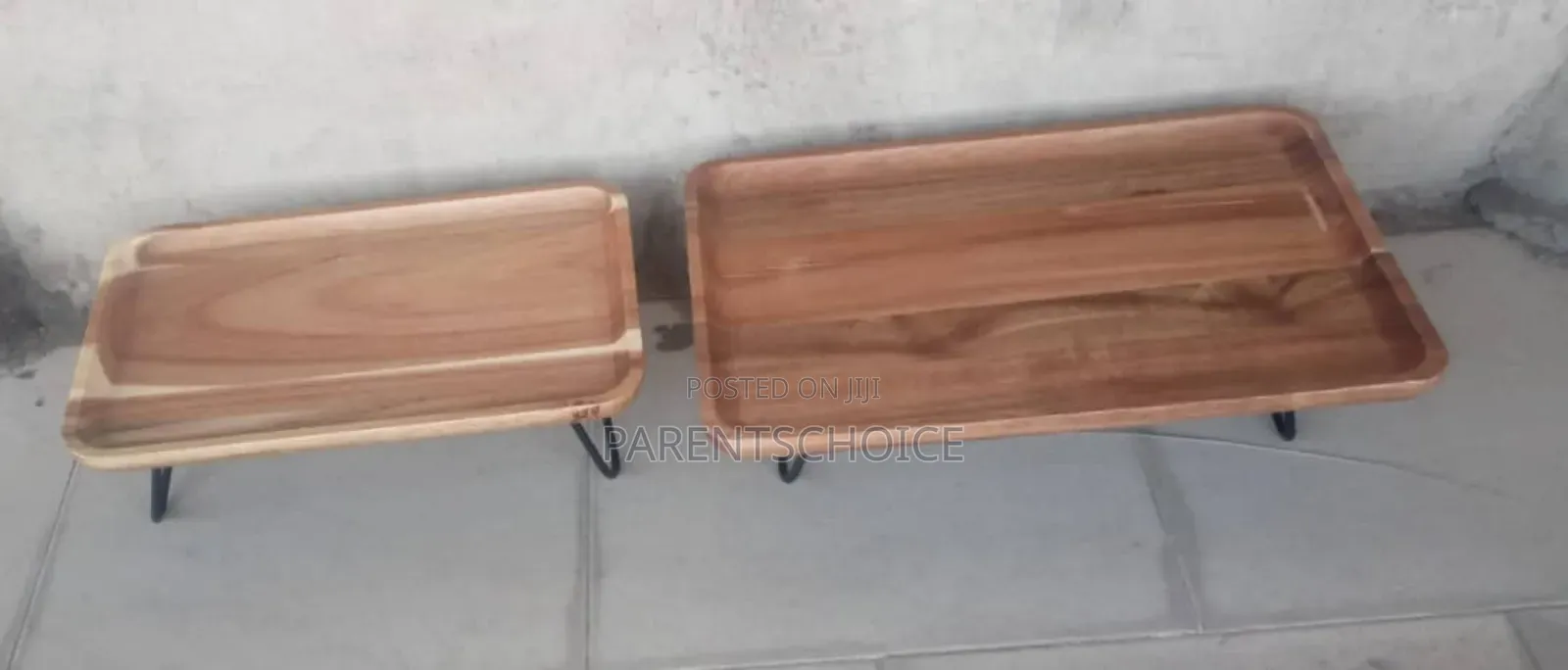 Round / Square Wooden Serving Plate With Metal Legs
