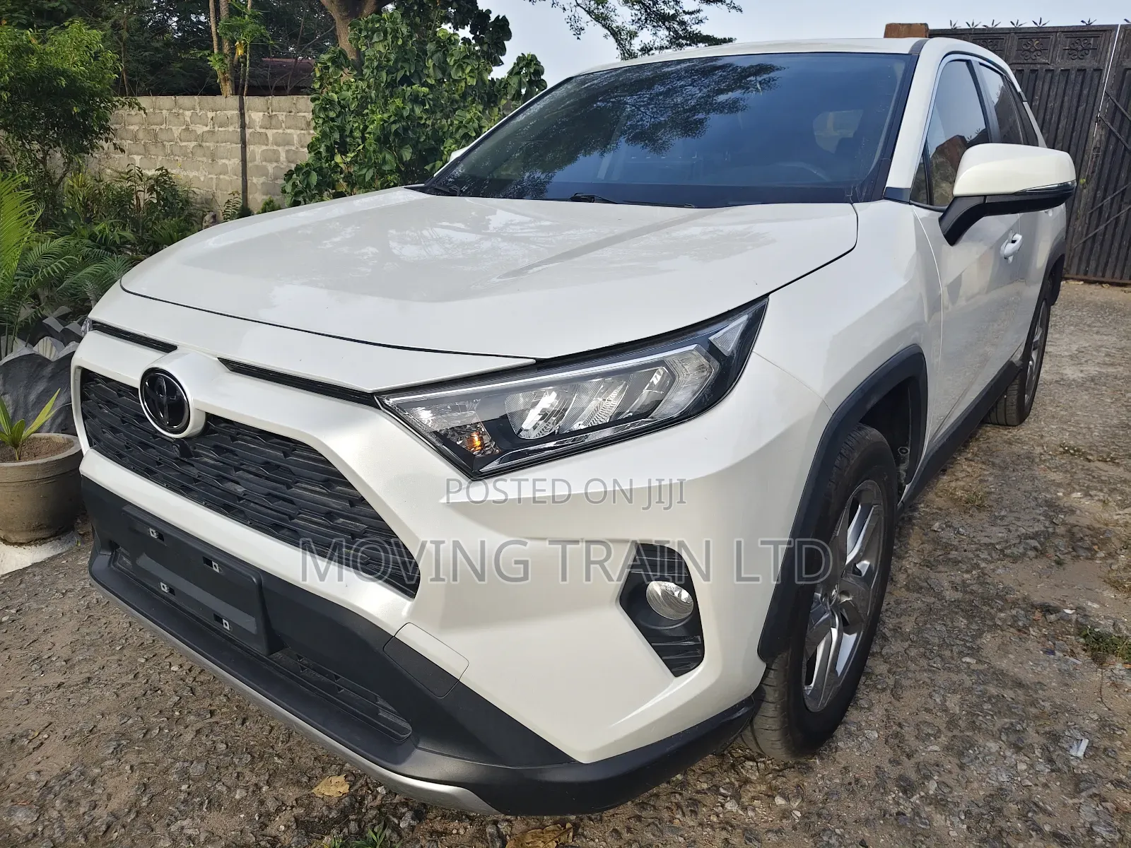 Toyota RAV4 XLE Premium 2022 Off white