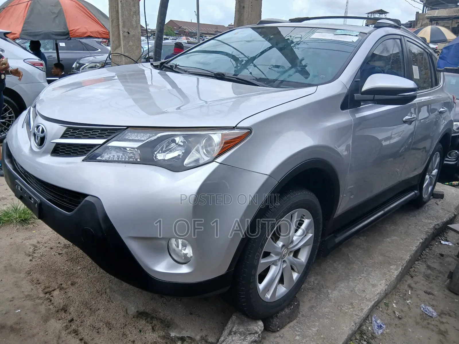 Toyota RAV4 Limited 4dr SUV AWD (2.5L 4cyl 6A) 2014 Silver