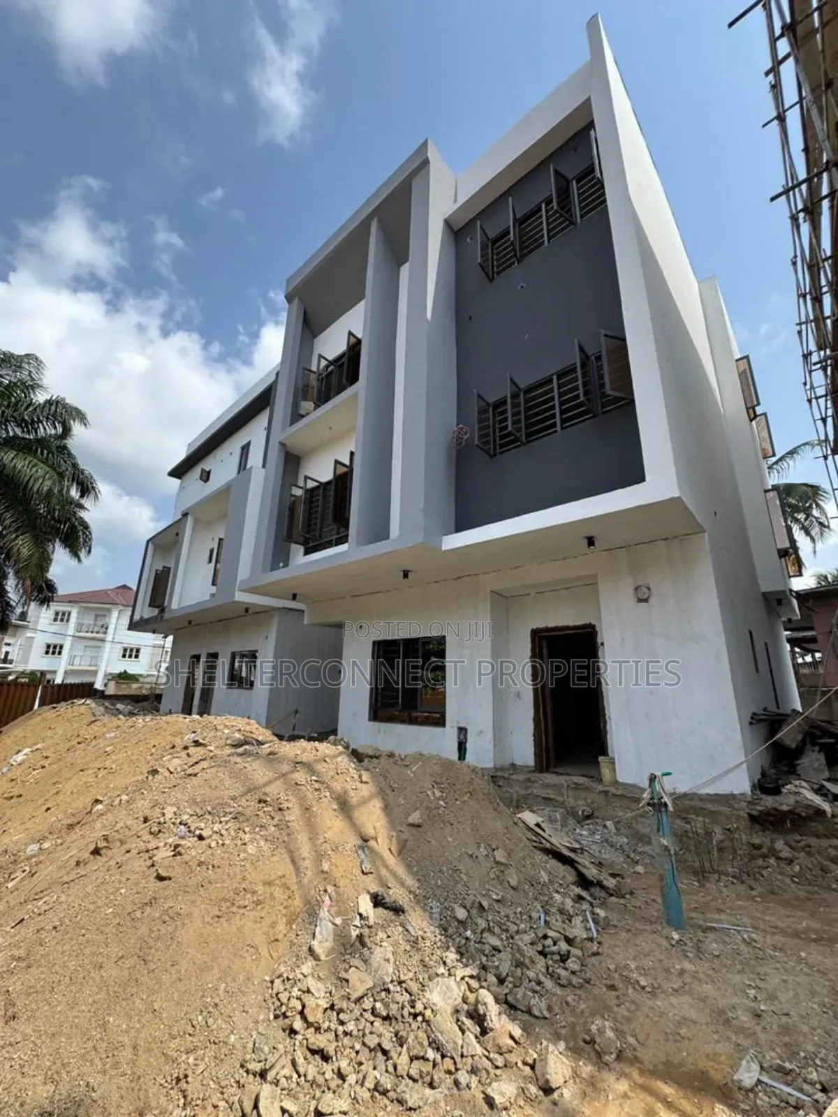 5bdrm Duplex in Papa Ajao / Surulere for sale
