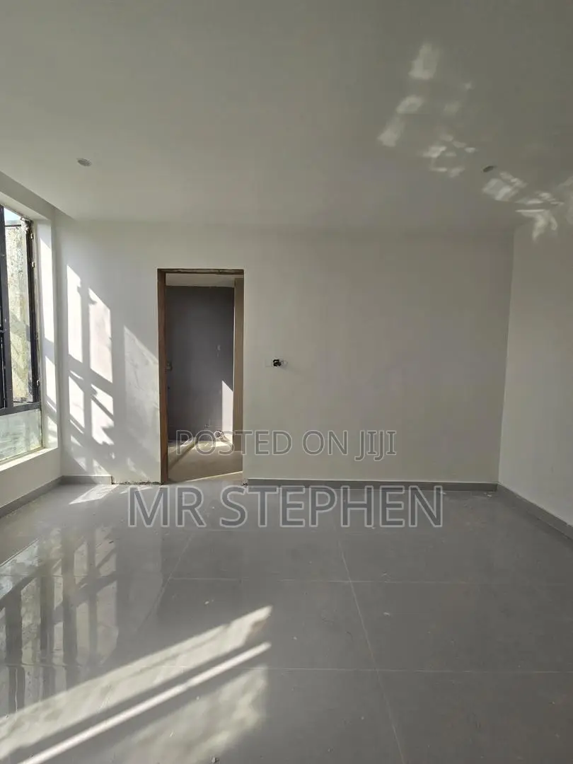 2bdrm Apartment in Lekki Phase 1 for sale
