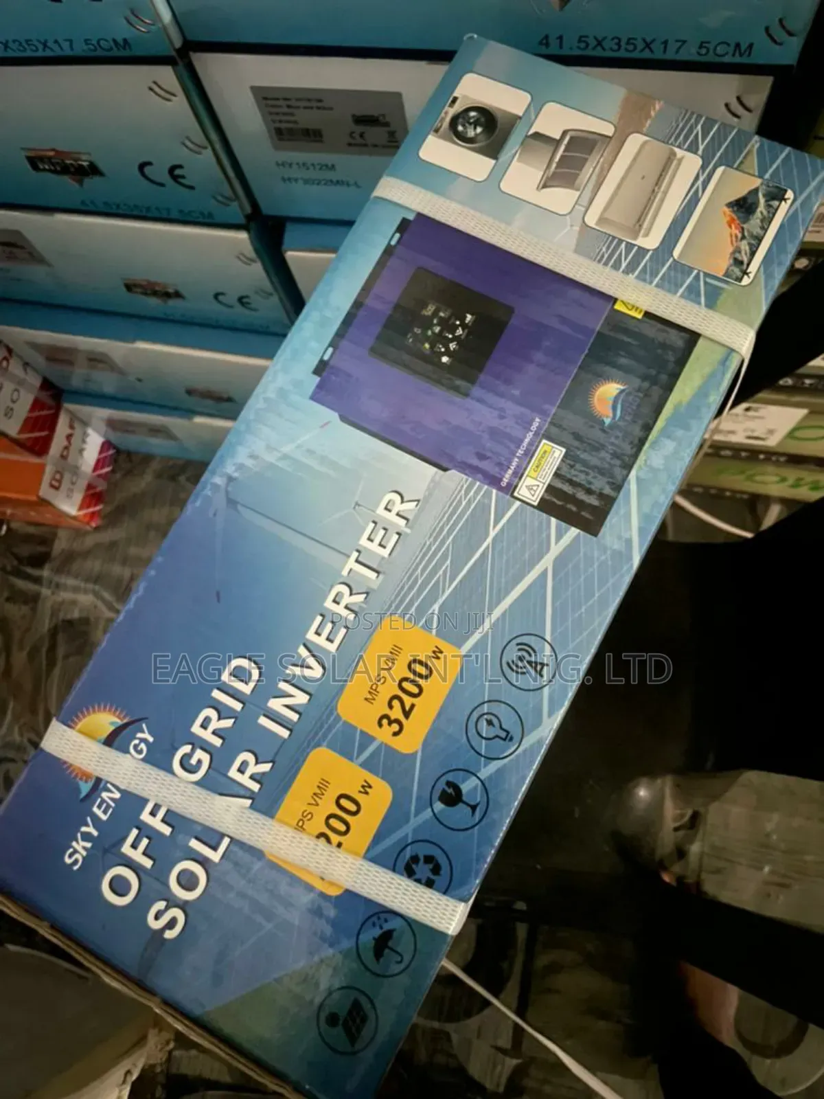 2.2kva 12v Hybrid Inverter. It Has in-Built 60a MPPT Charge Controller