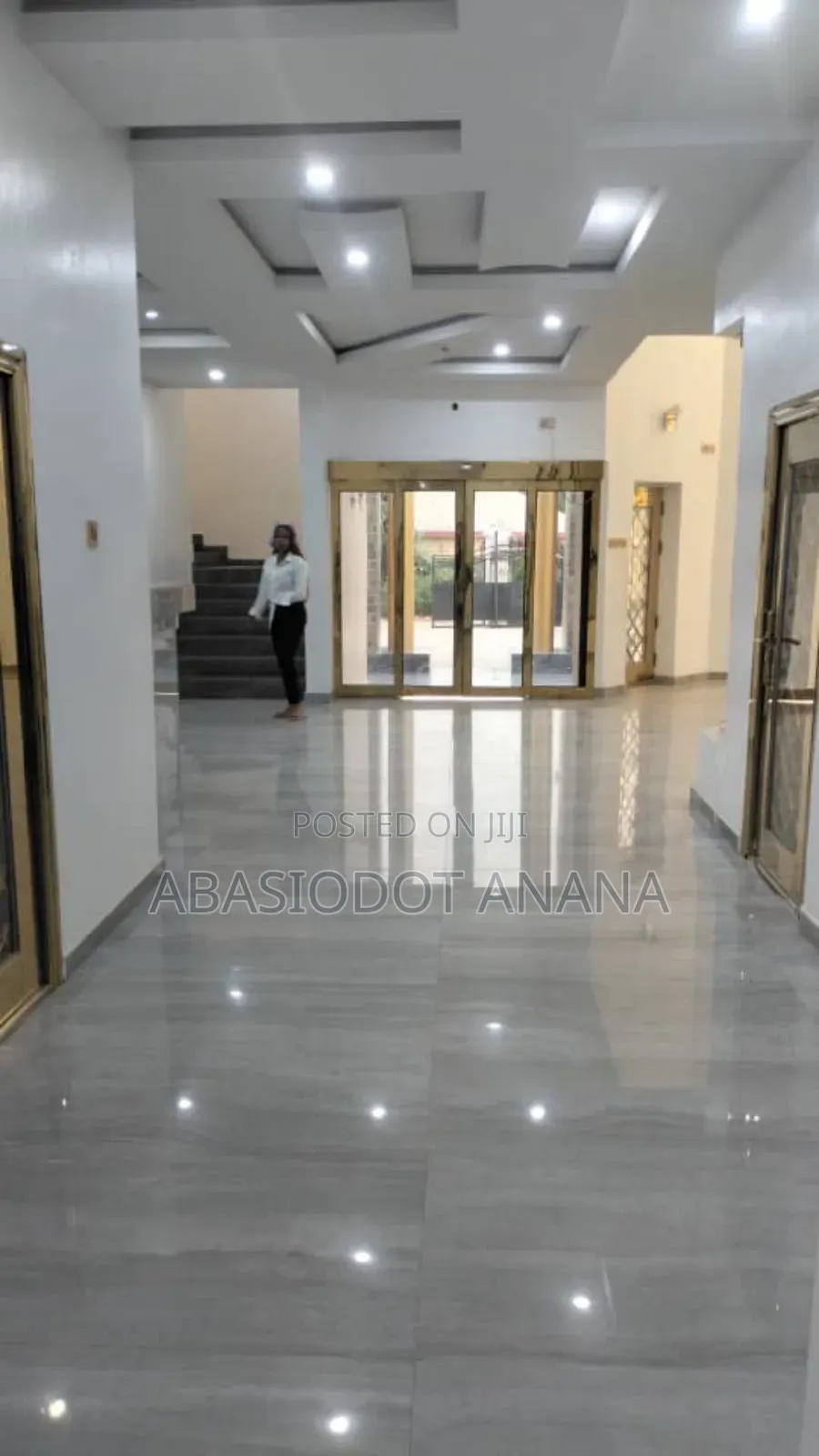 Hotel for Sale Udo Udoma Avenue