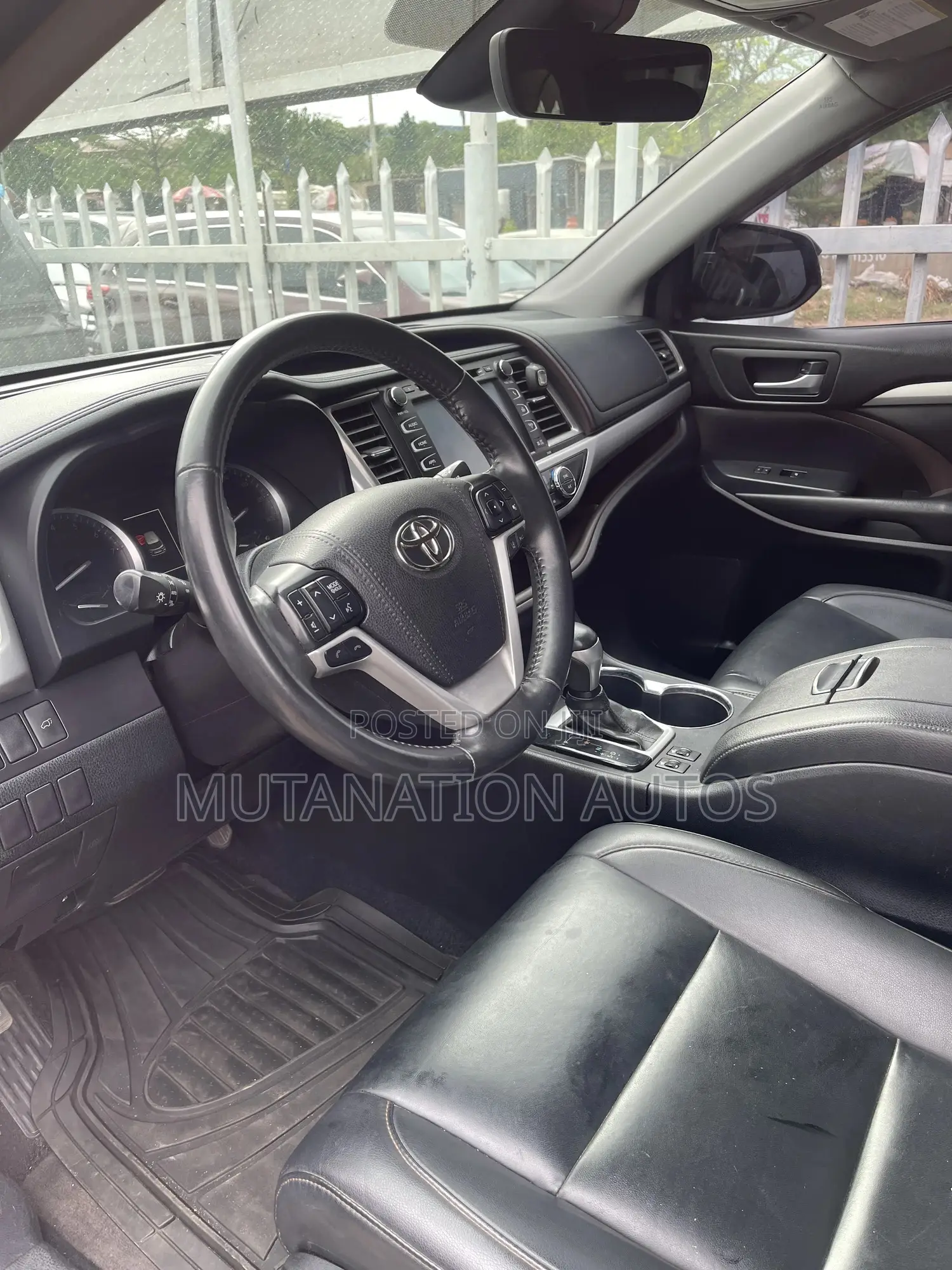 Toyota Highlander XLE 4x4 V6 (3.5L 6cyl 8A) 2018 Blue