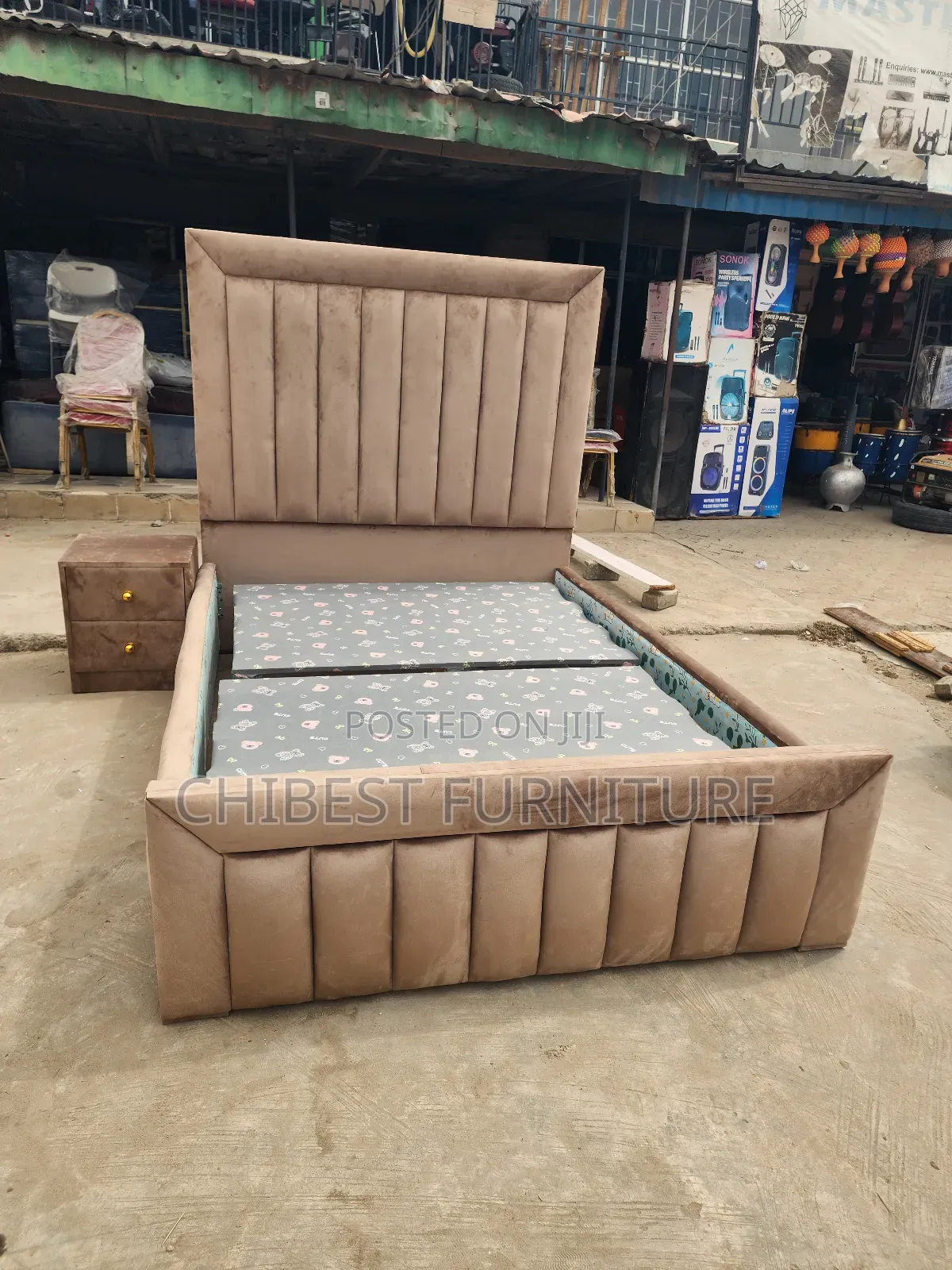 Luxury Queen Size Bed Frame With Its Side Drawer