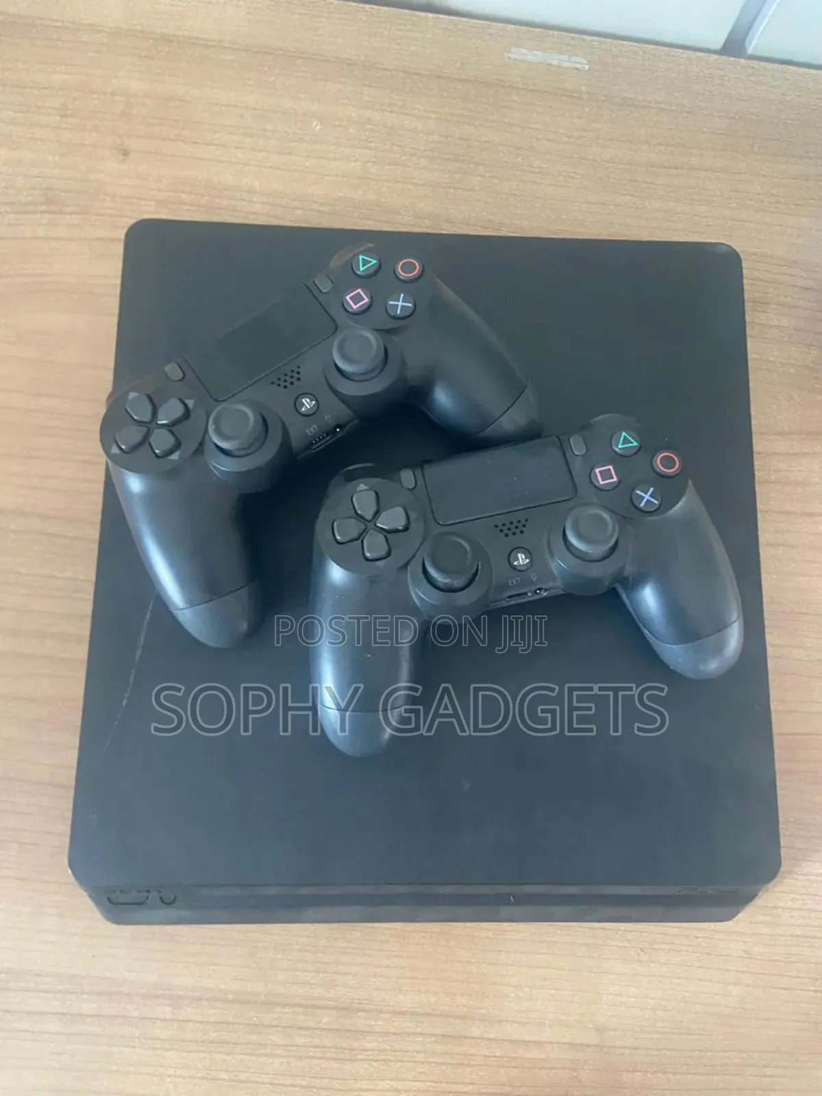 London Used Ps 4 Slim With 2 Pads