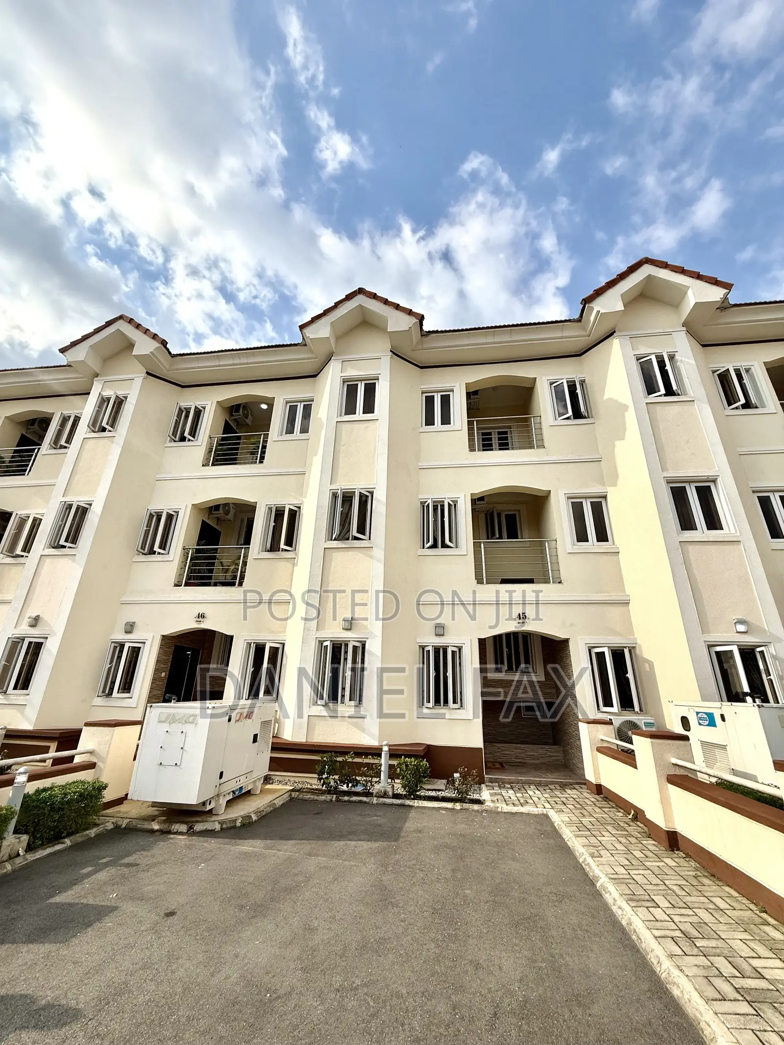 Luxury Classics 4 Bedroom Apartment