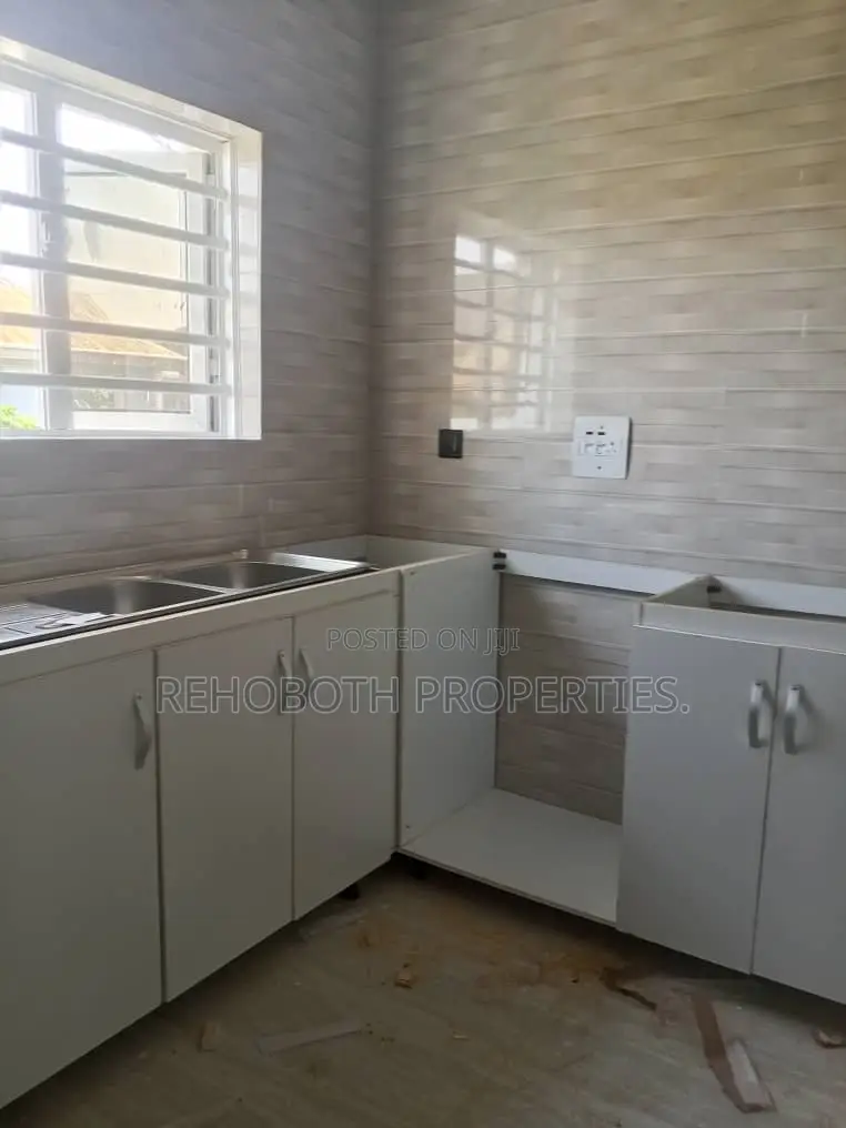 2bdrm Bungalow in Asunle Akala Express for rent