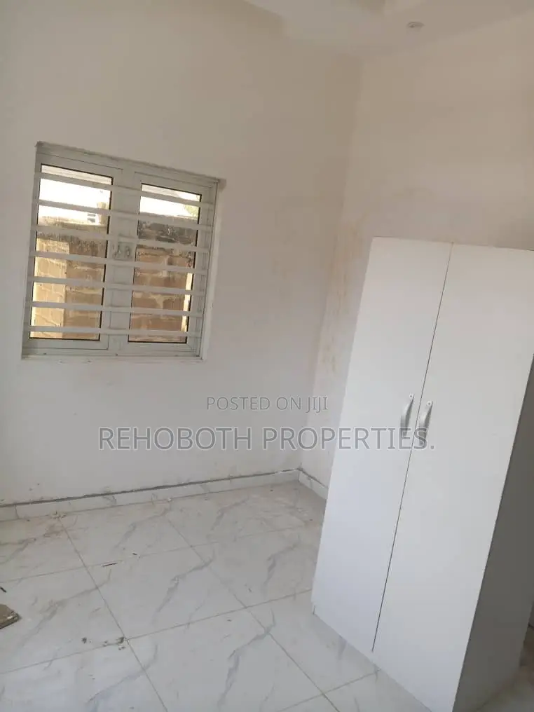 2bdrm Bungalow in Asunle Akala Express for rent