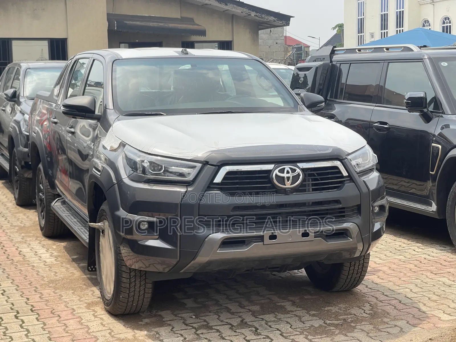 New Toyota Hilux 2025 Black