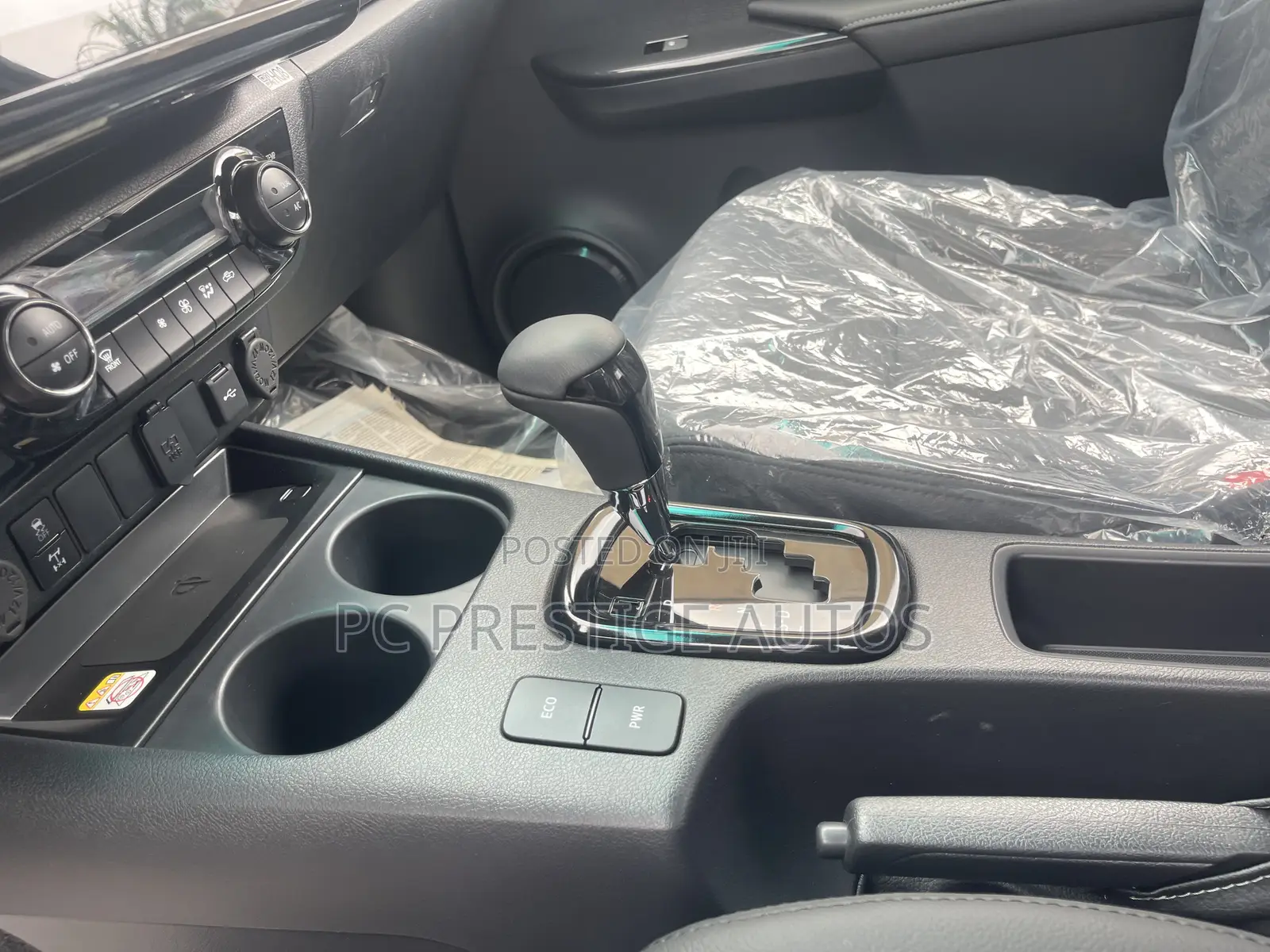 New Toyota Hilux 2025 Black
