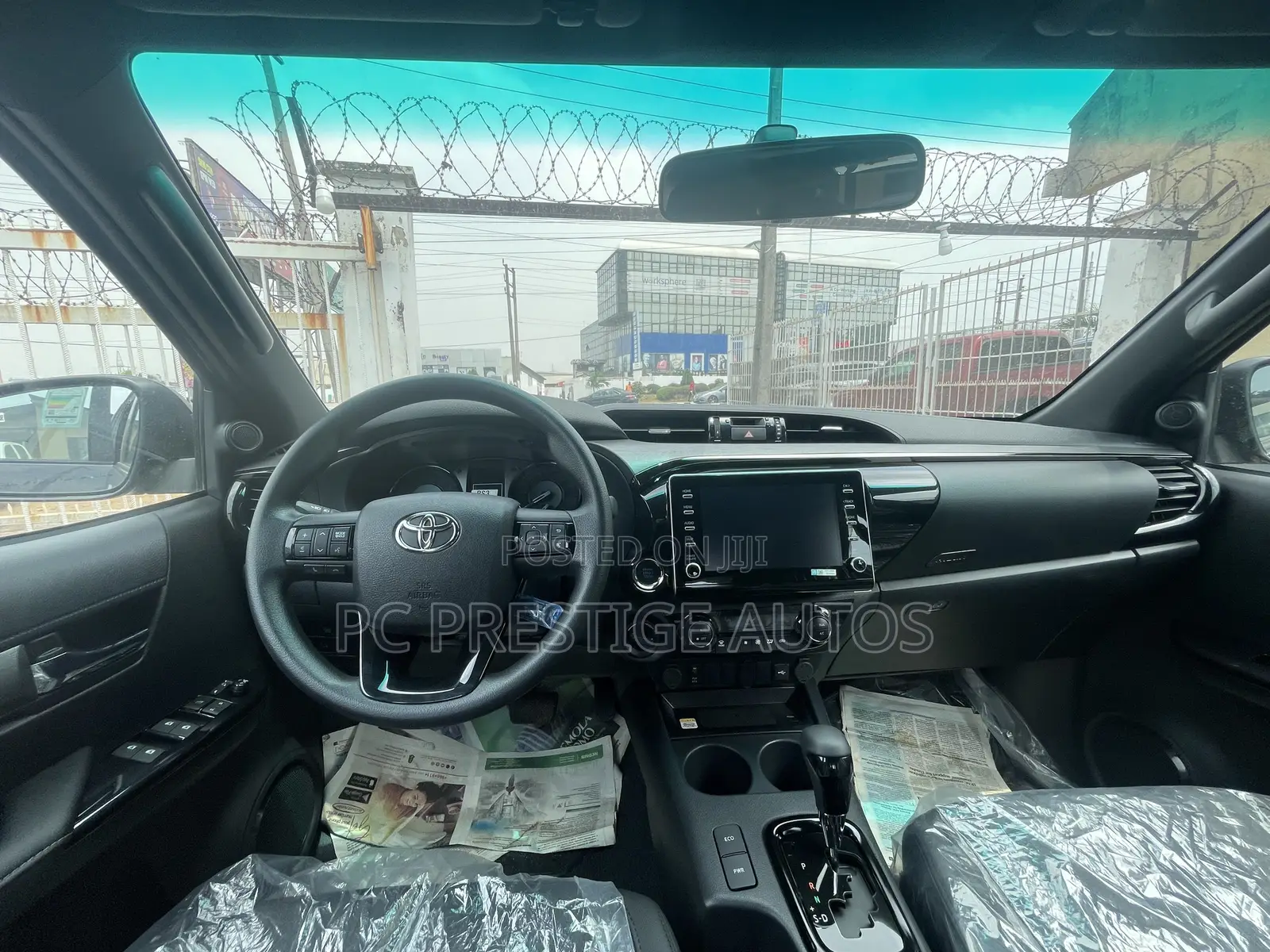 New Toyota Hilux 2025 Black
