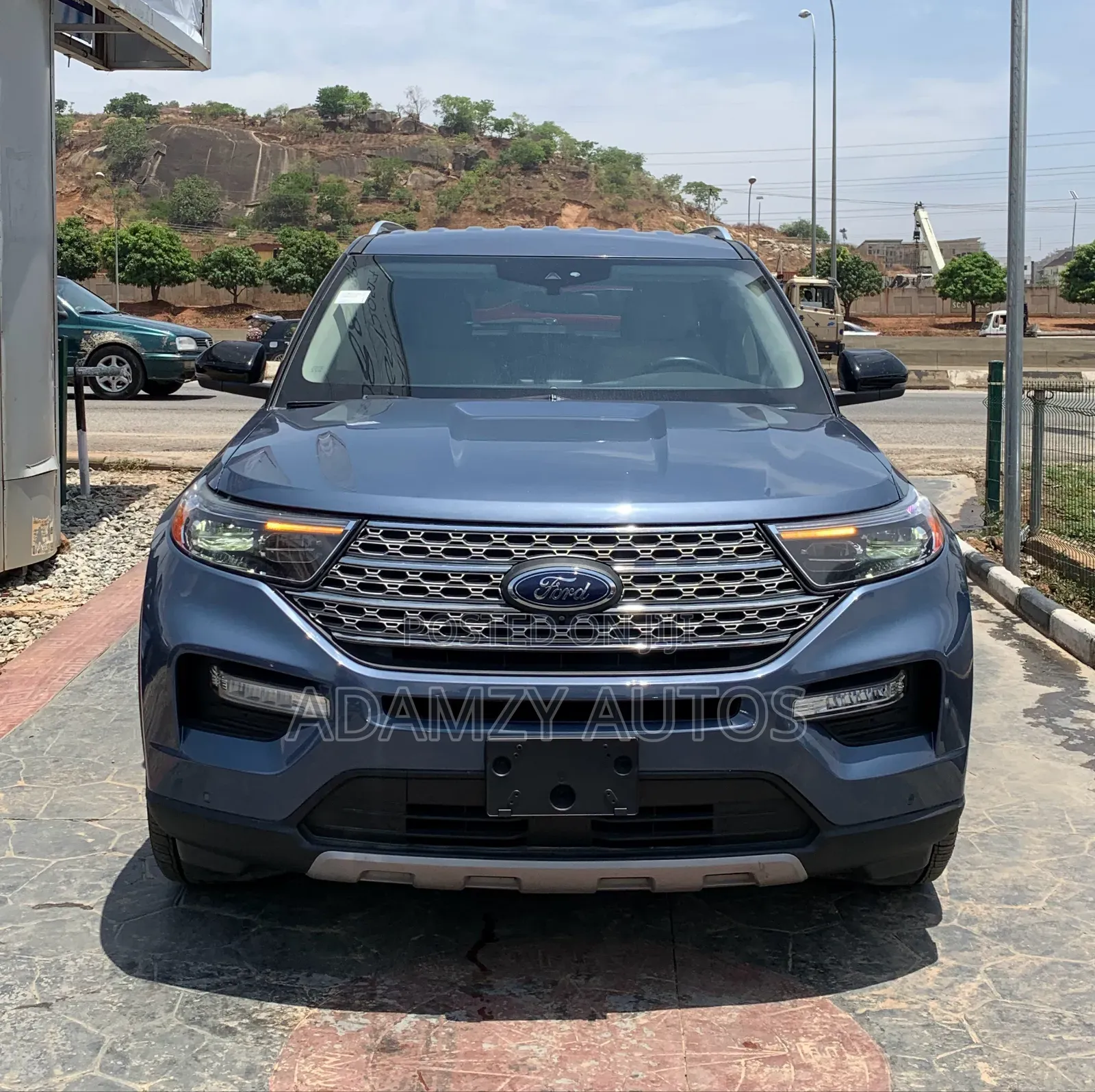 Ford Explorer 2021 Blue