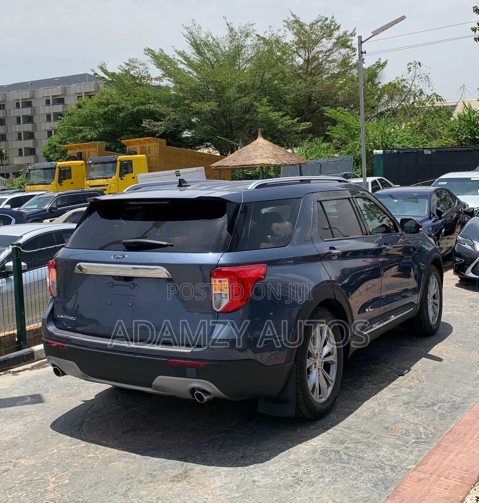 Ford Explorer 2021 Blue