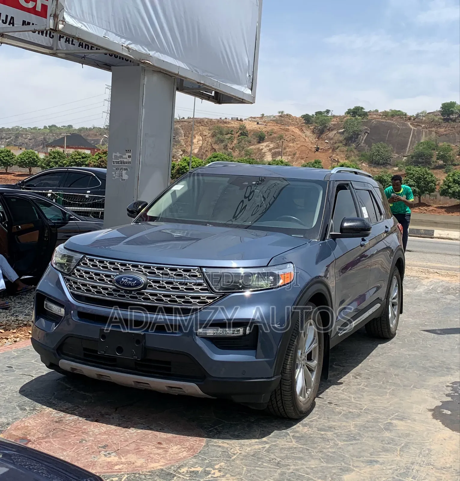 Ford Explorer 2021 Blue