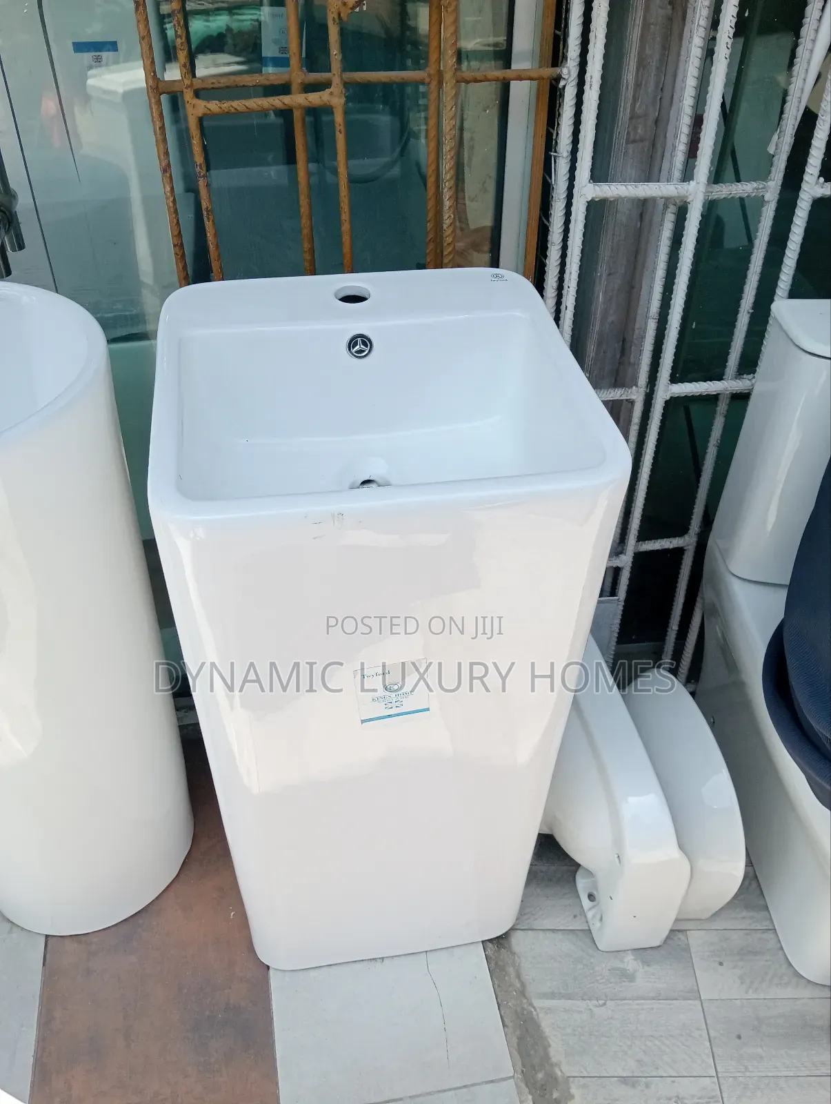 England White Standing Wash Hand Basin