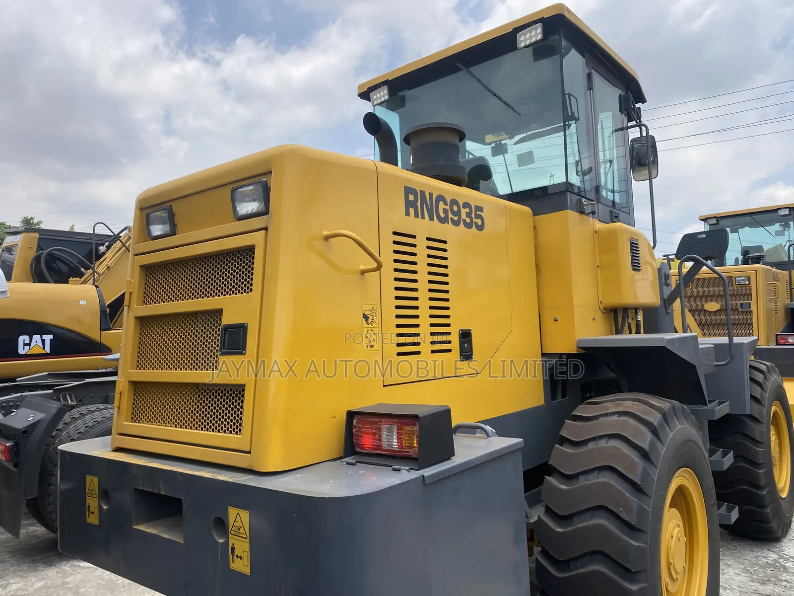 RNG 935 Wheel Loader Yellow