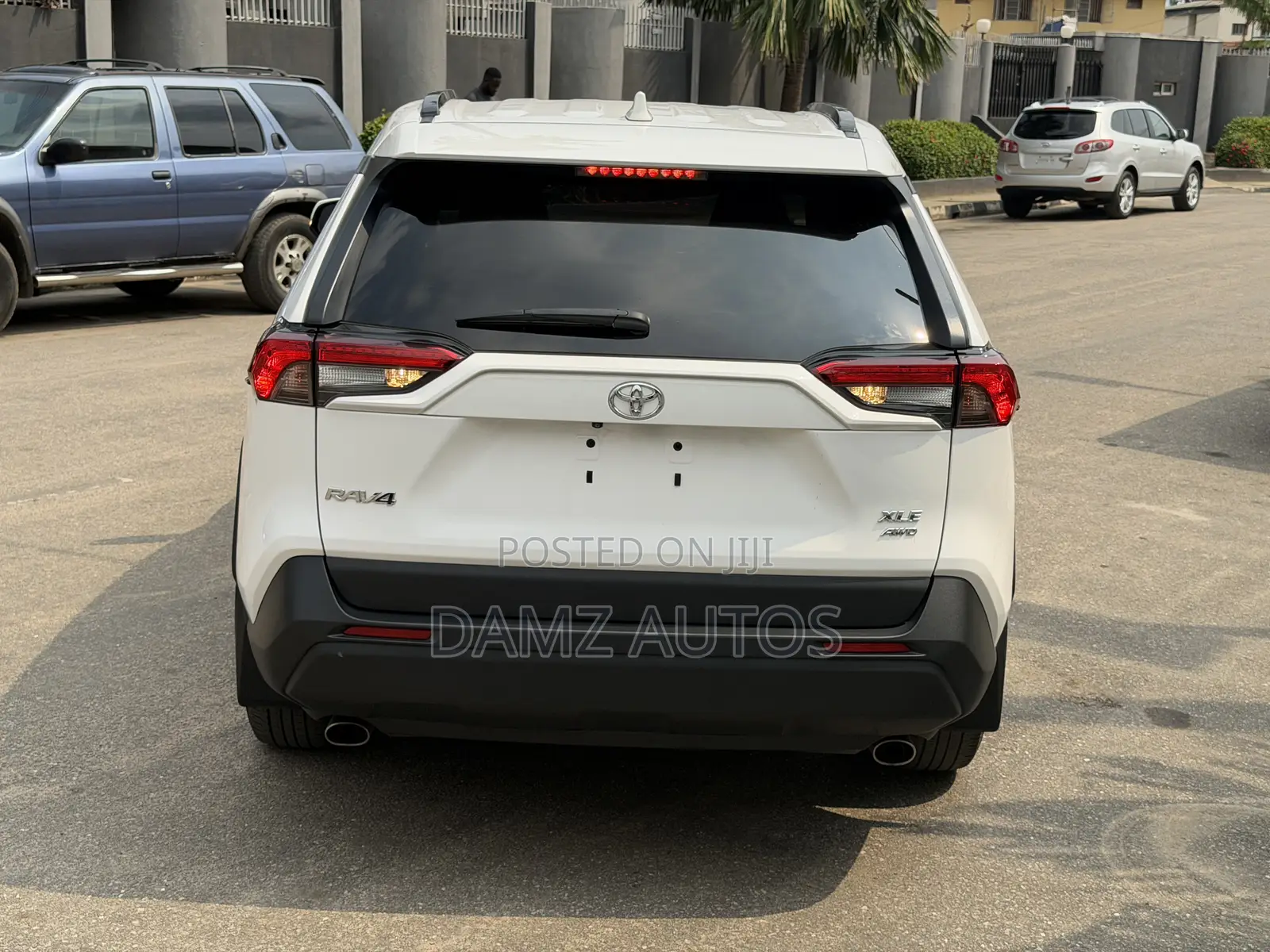 Toyota RAV4 XLE AWD 2023 White
