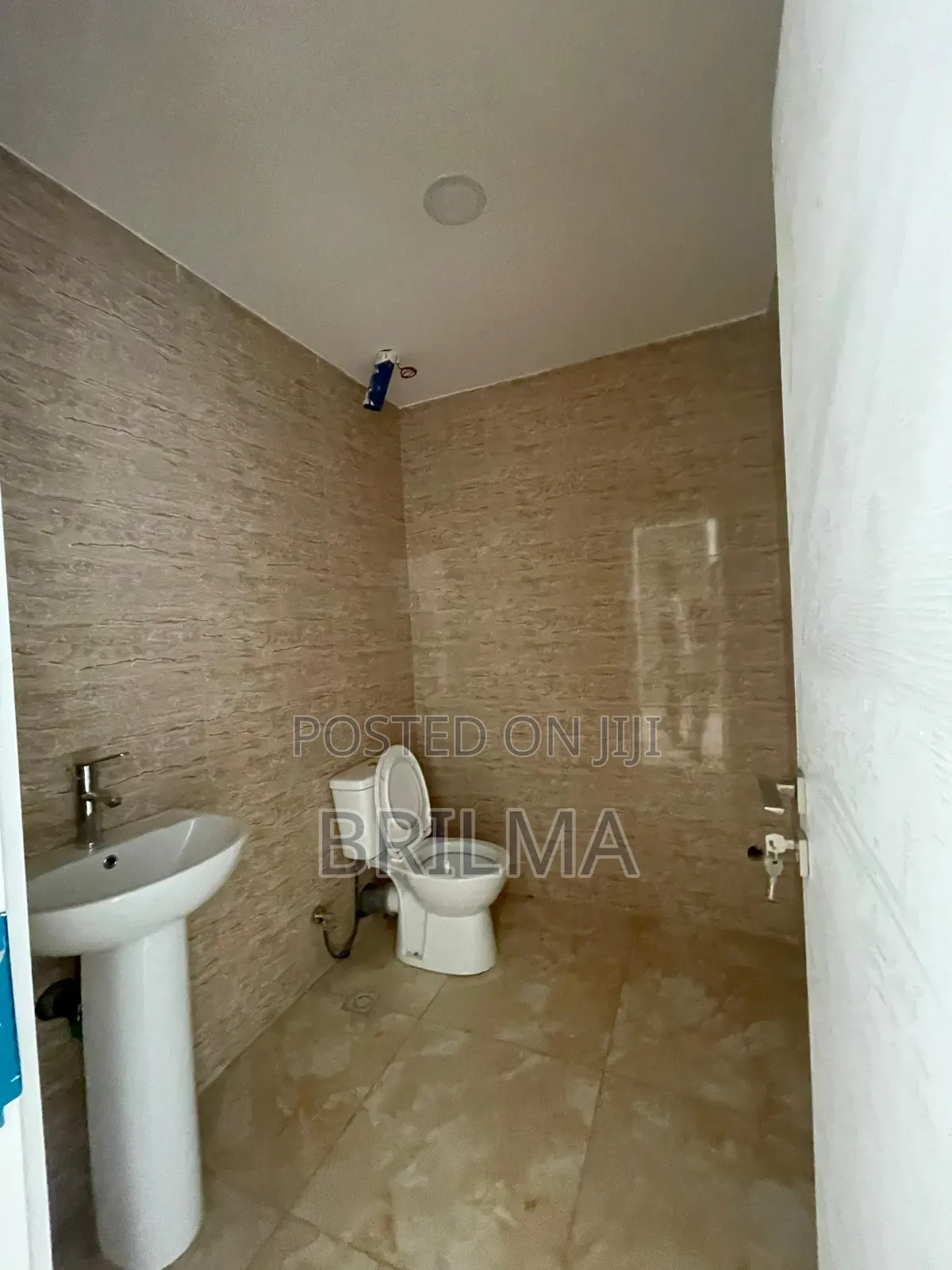 3bdrm Block of Flats in Jahi for rent