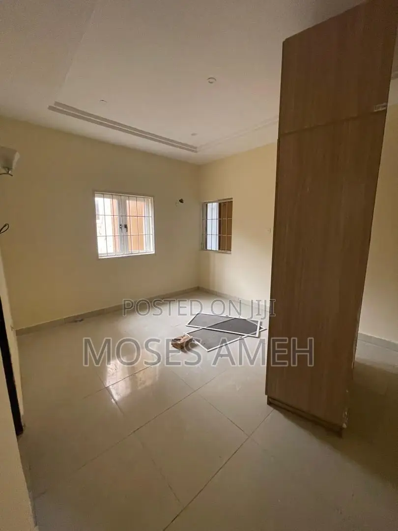 3bdrm Block of Flats in Wuye for rent