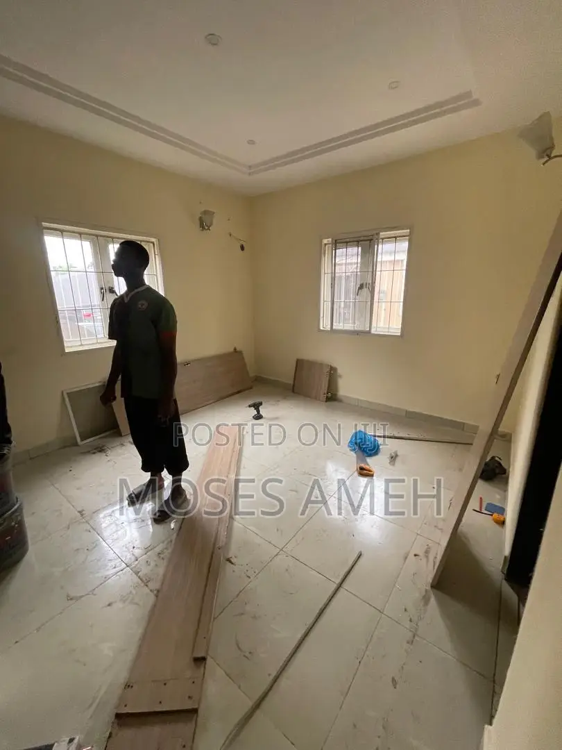 3bdrm Block of Flats in Wuye for rent