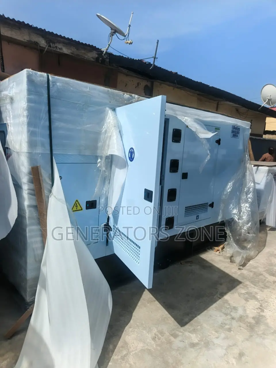 Perkins 300kva Diesel Generator Noise Reduced System