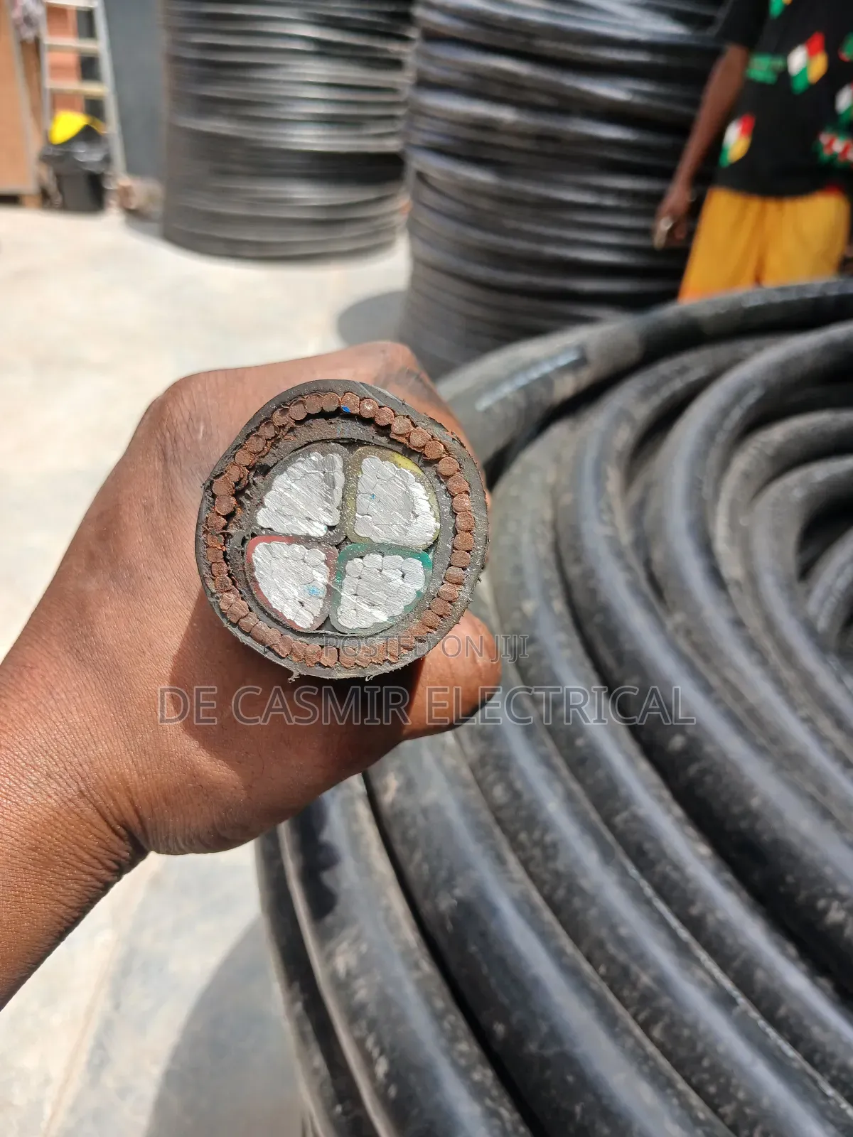 4x185mm2 Armoured Aluminium Cable