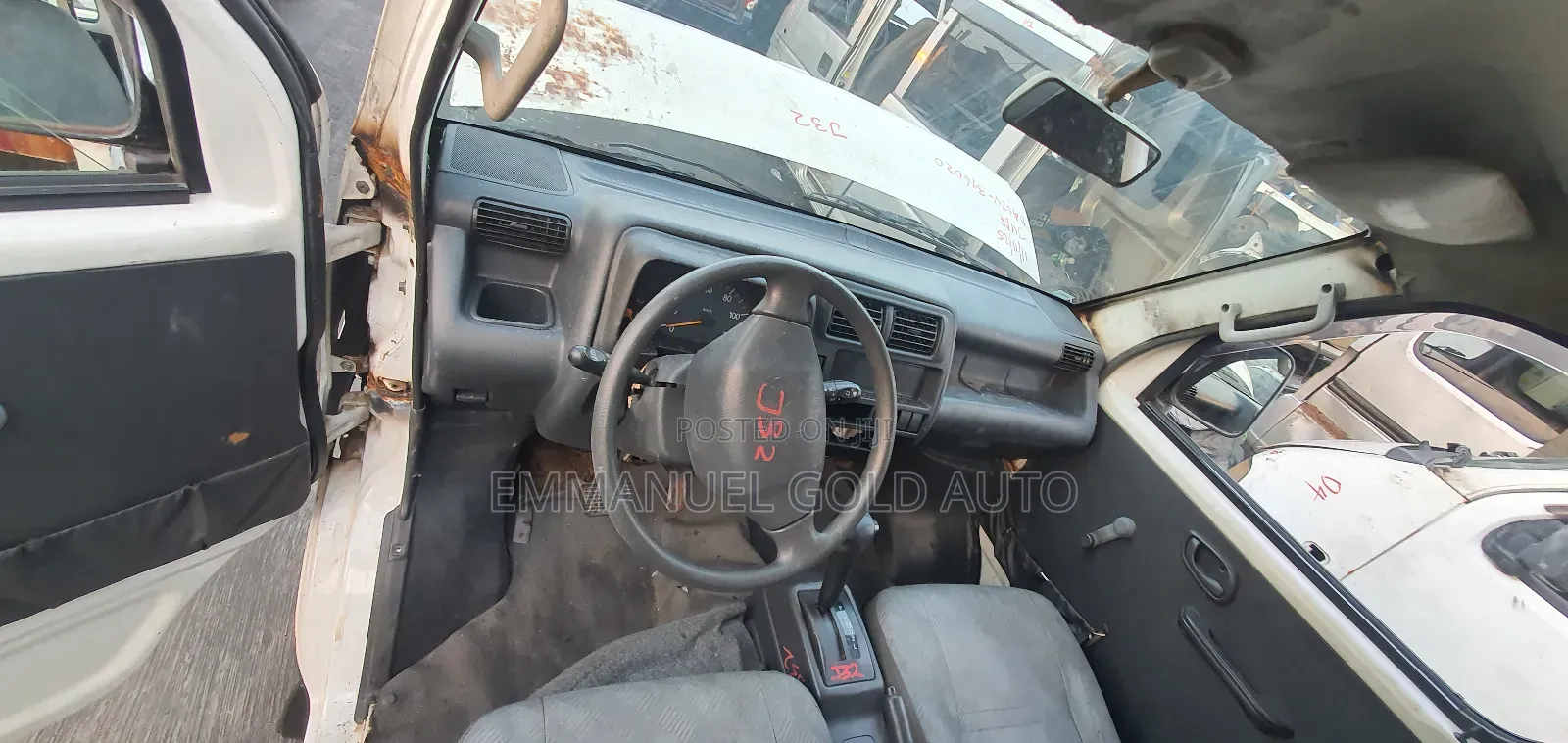 Suzuki APV Minibus 2010 White