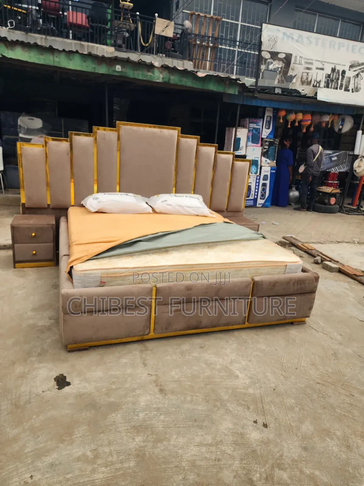 Executive Family King Size Bed With Its Drawers