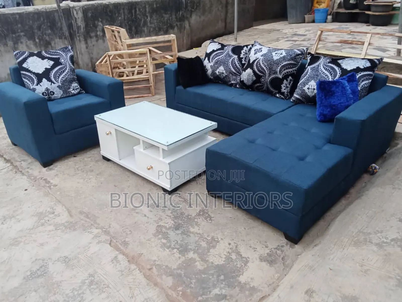 L Shape Parlour Chair With Center Table