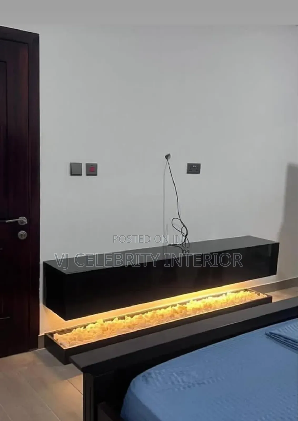 Brand New 1ftby6ft HDF High Glossy Console With Ledlight and Stones