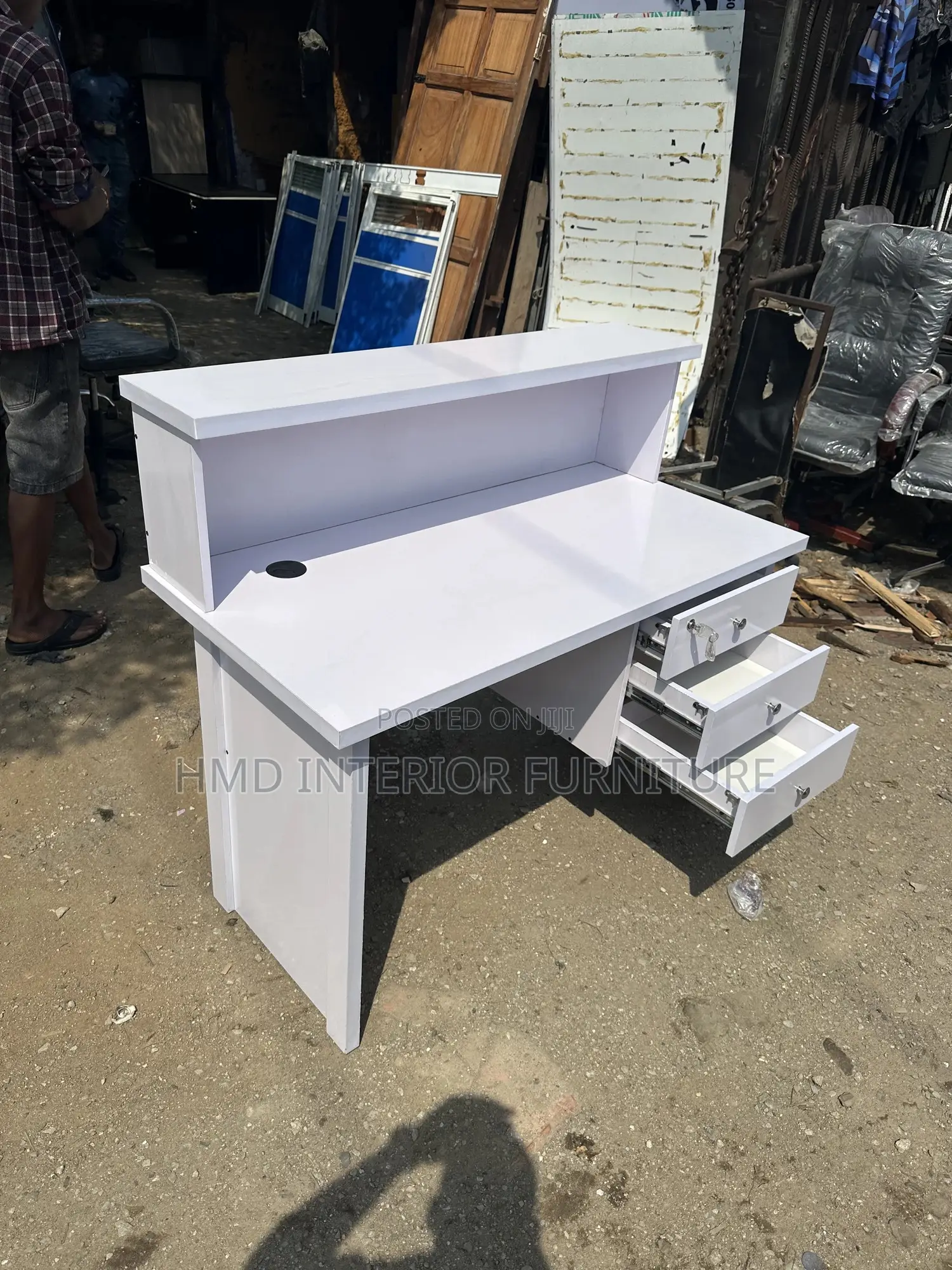 Receptionist Table