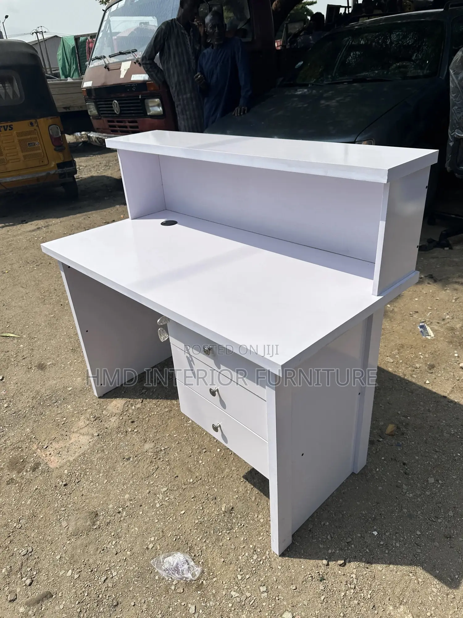 Receptionist Table
