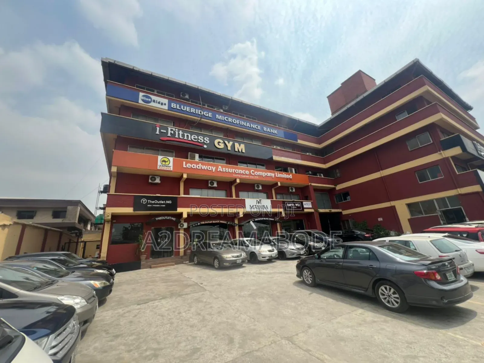 Exclusive Commercial Building Plaza, Complex