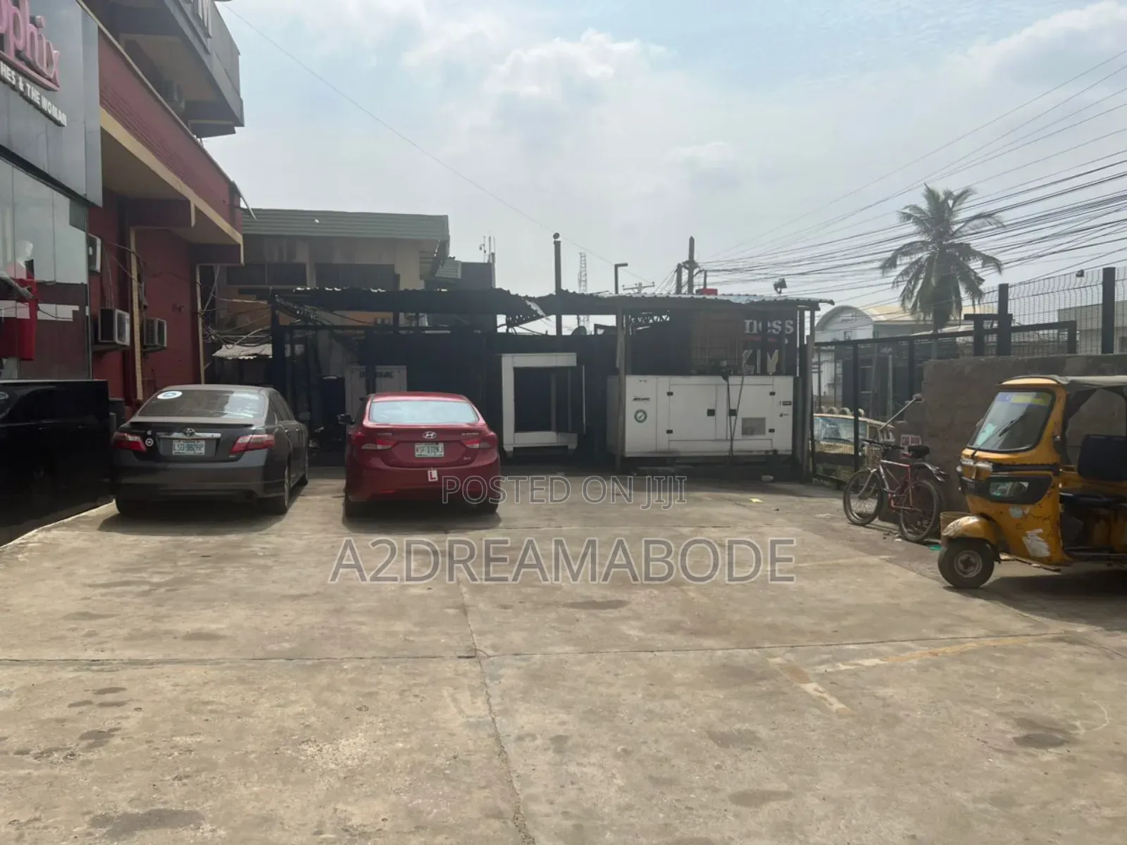 Exclusive Commercial Building Plaza, Complex
