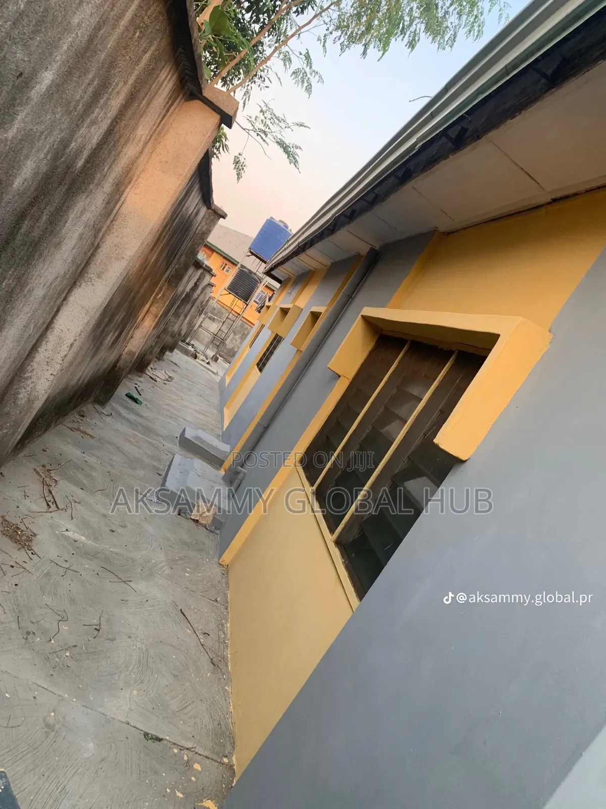 7bdrm Block of Flats in Akobo, Ibadan for sale