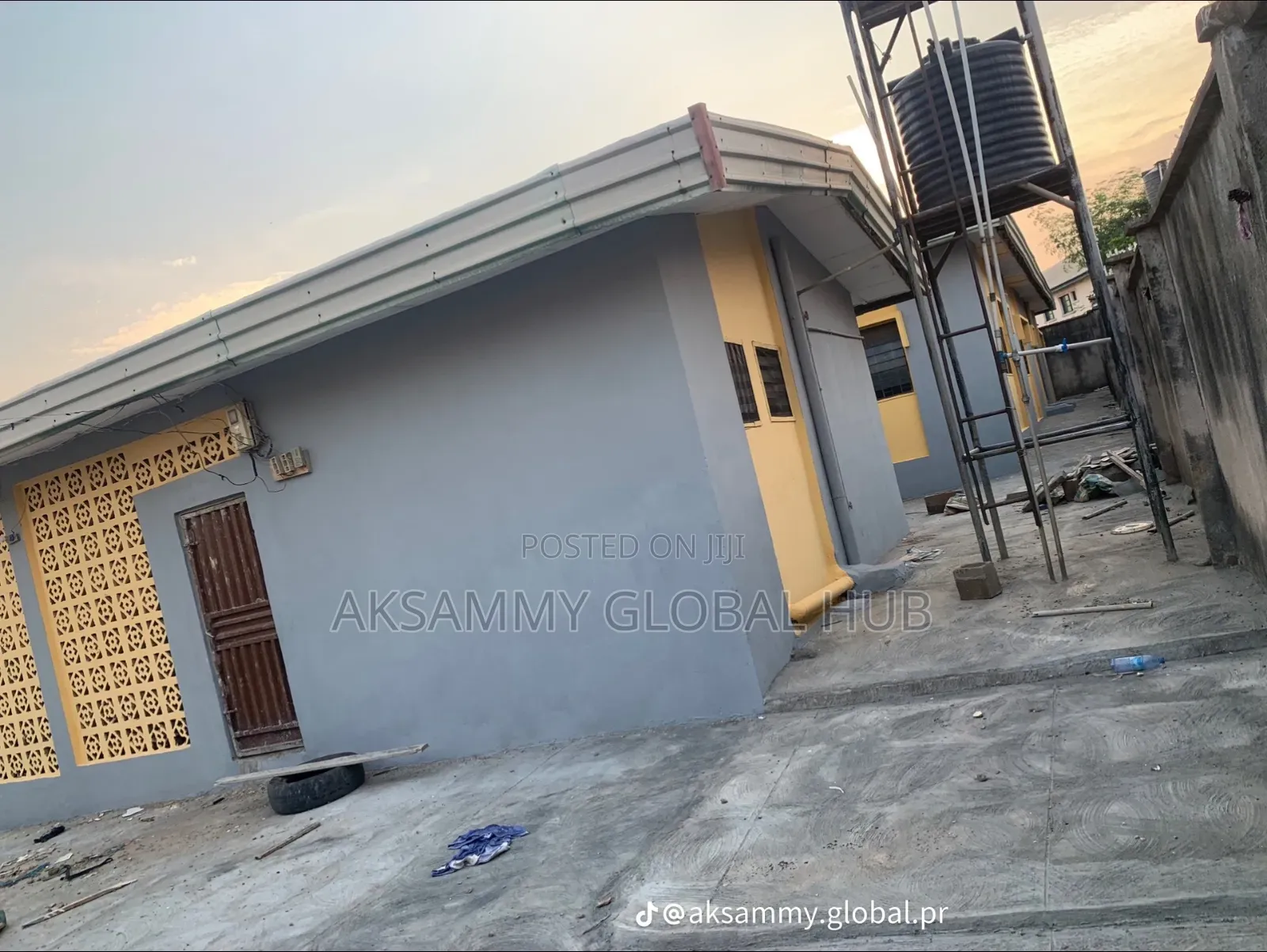7bdrm Block of Flats in Akobo, Ibadan for sale