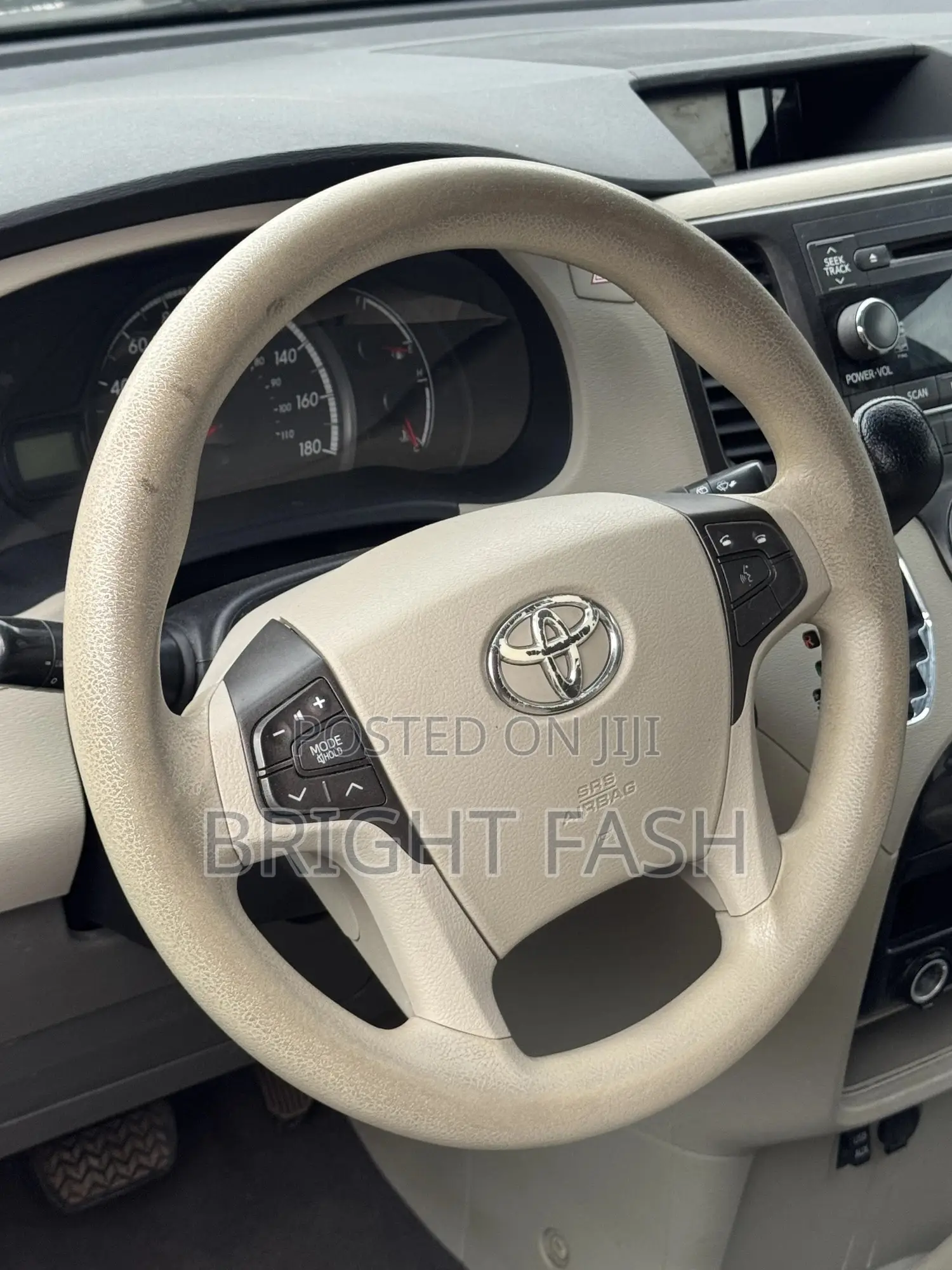 Toyota Sienna 2014 Gold